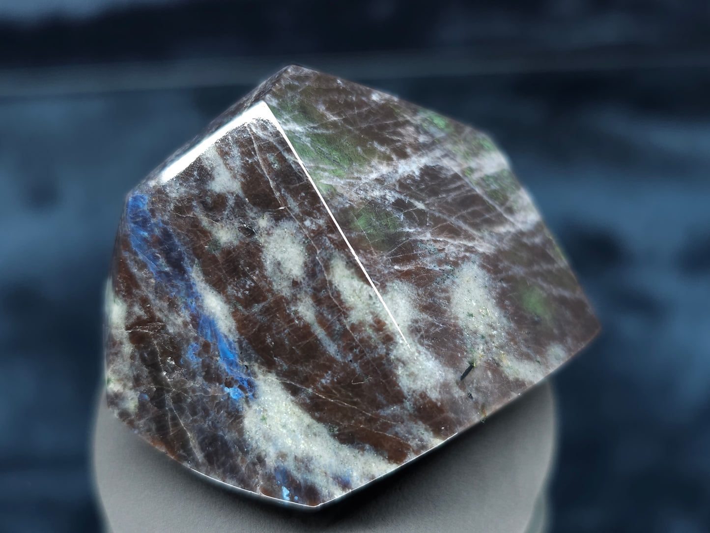 #44049 Labradorite