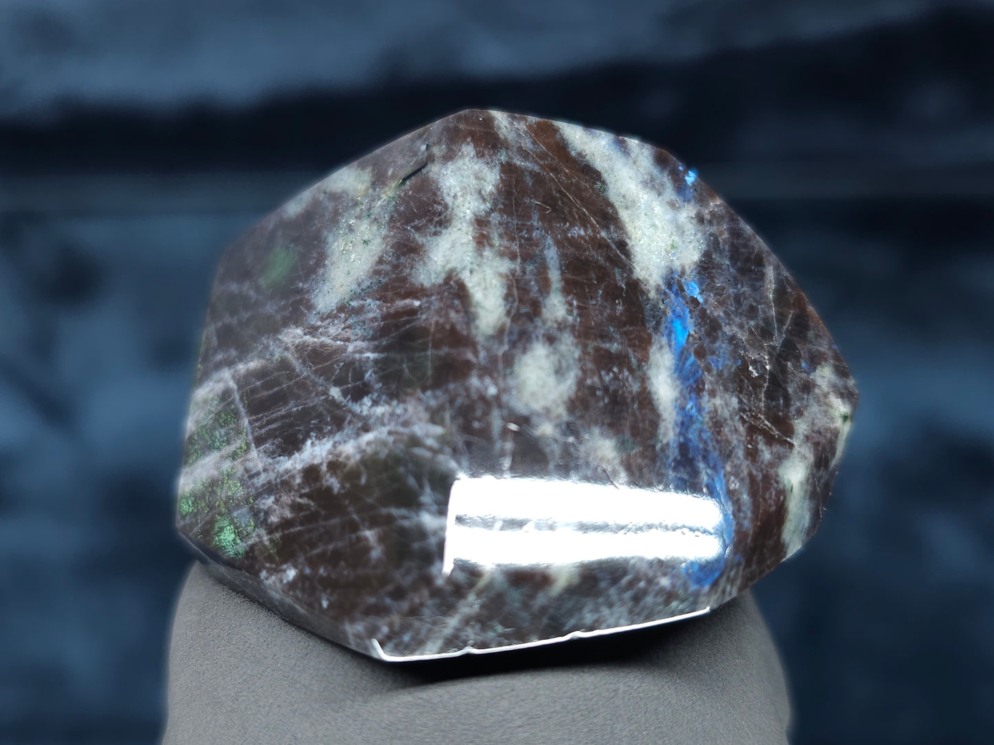 #44049 Labradorite
