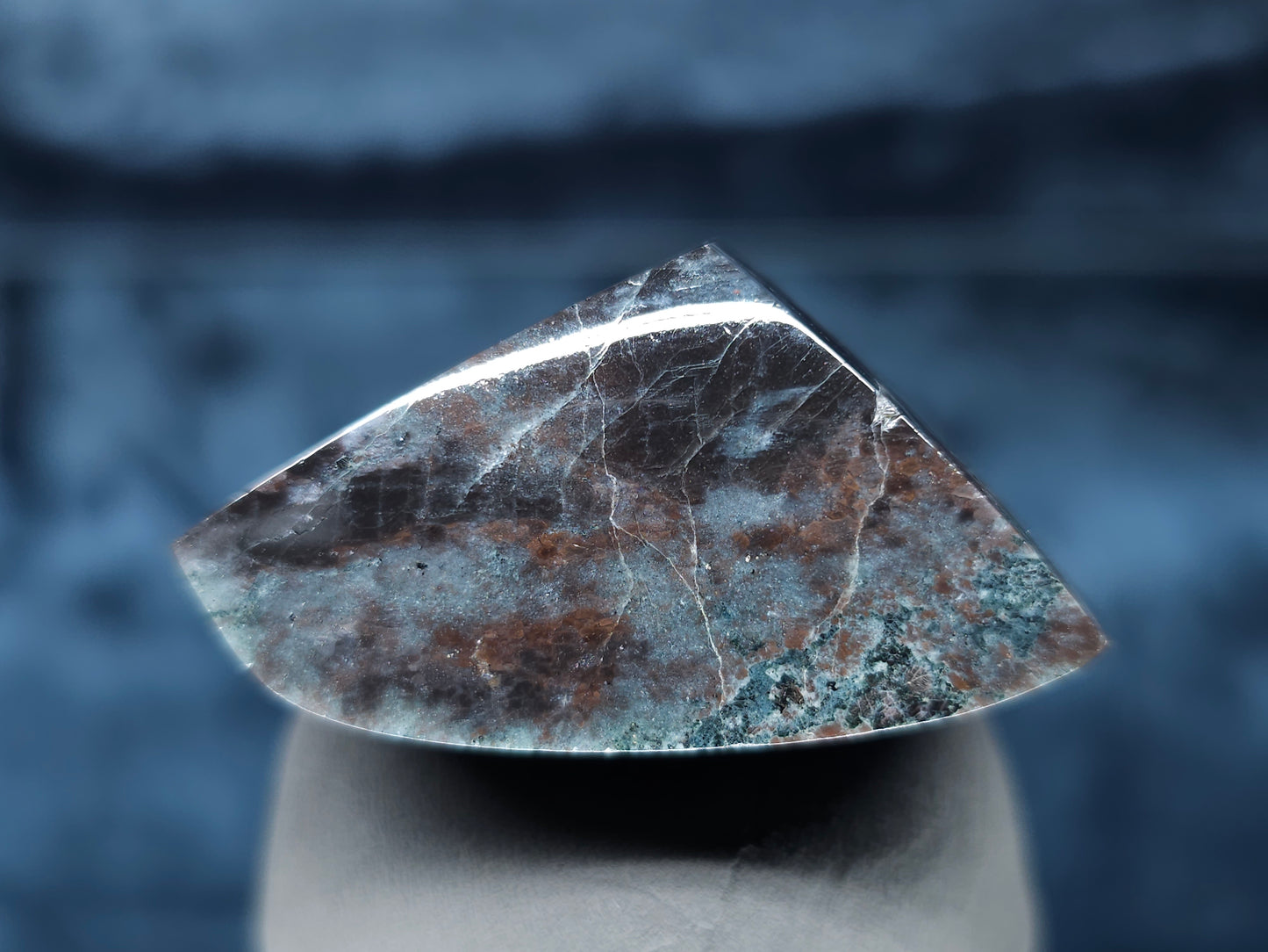 #44052 Labradorite