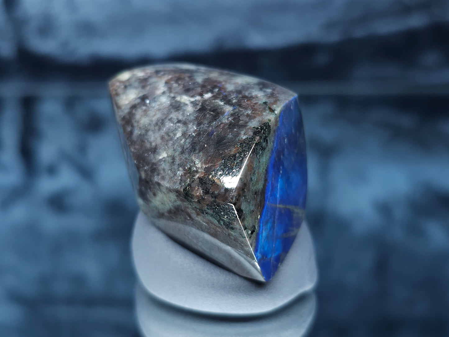 #44055 Labradorite