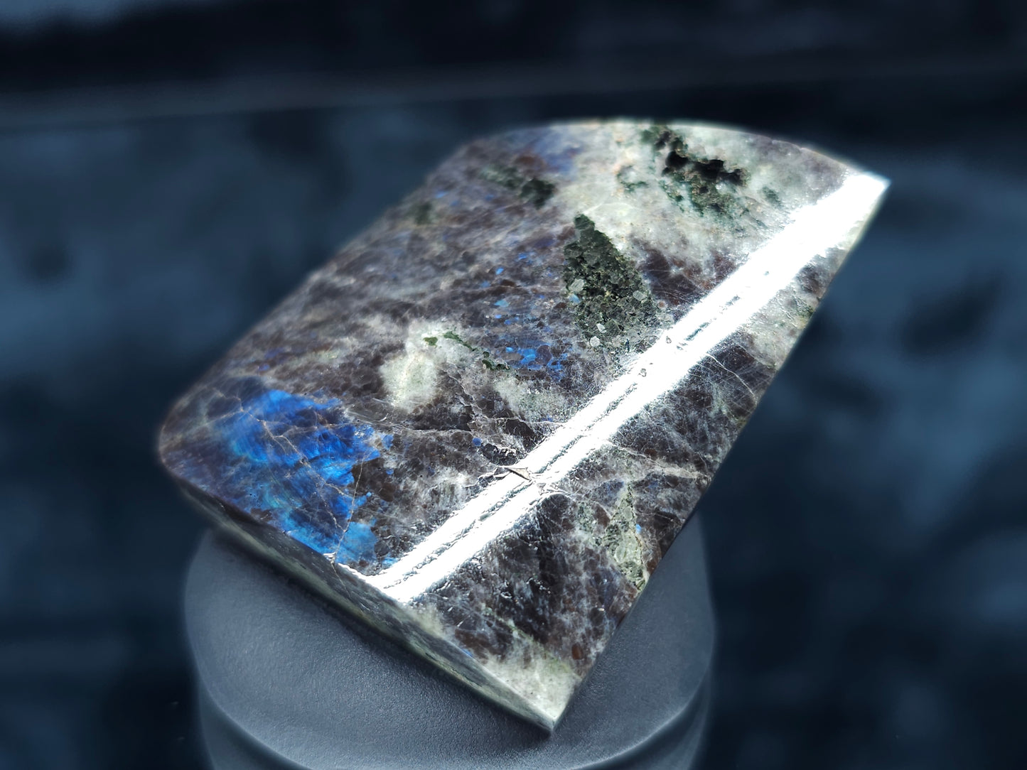 #44060 Labradorite