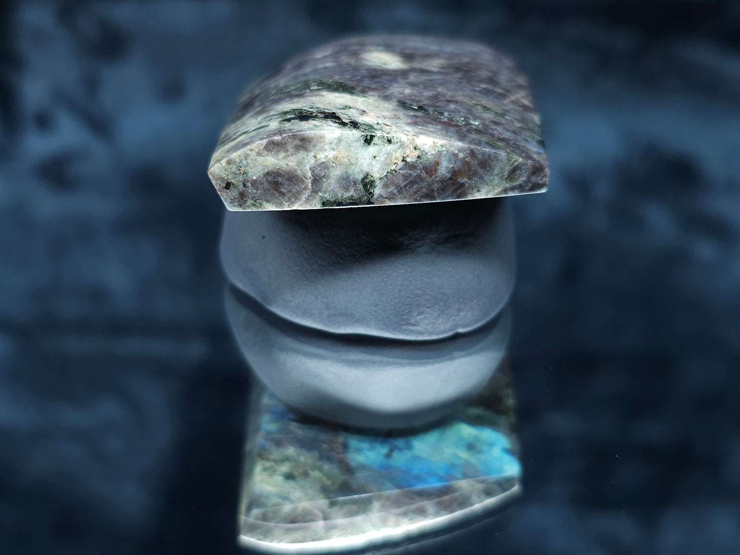 #44060 Labradorite