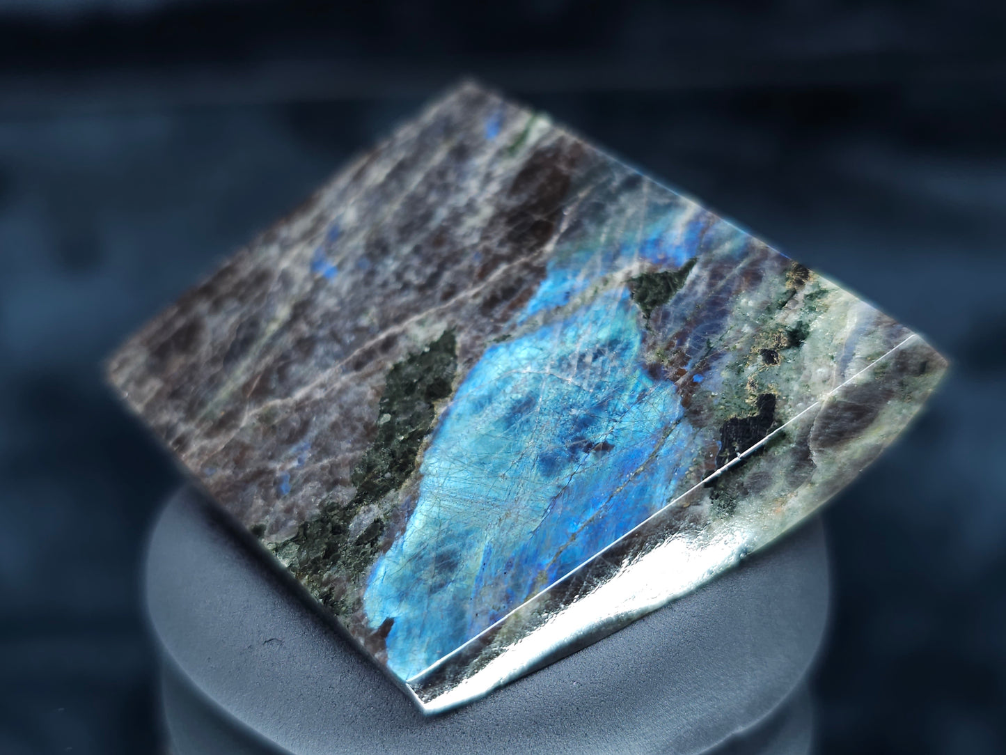 #44060 Labradorite