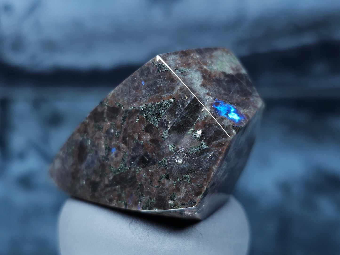 #44061 Labradorite