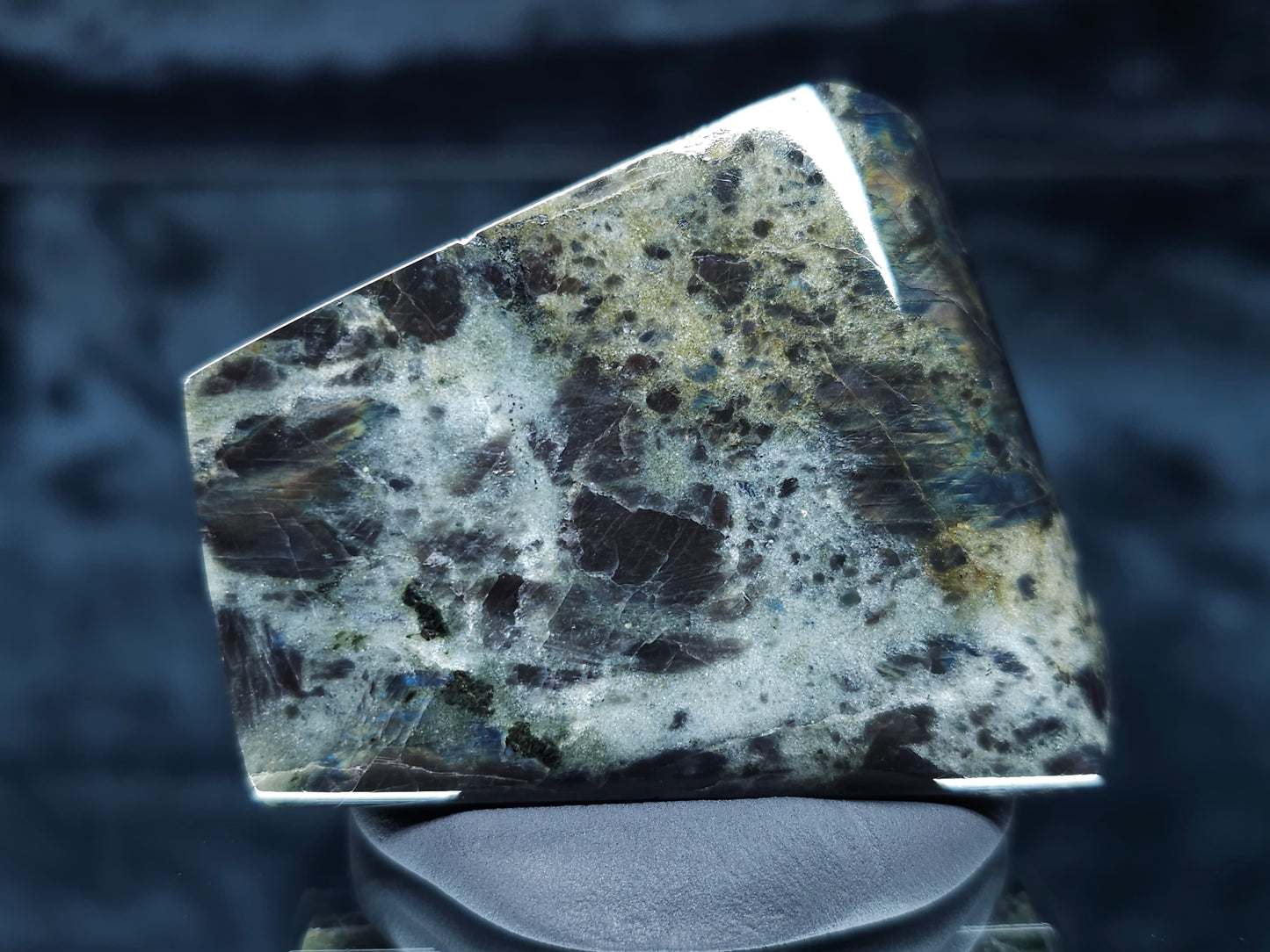 #44064 Labradorite