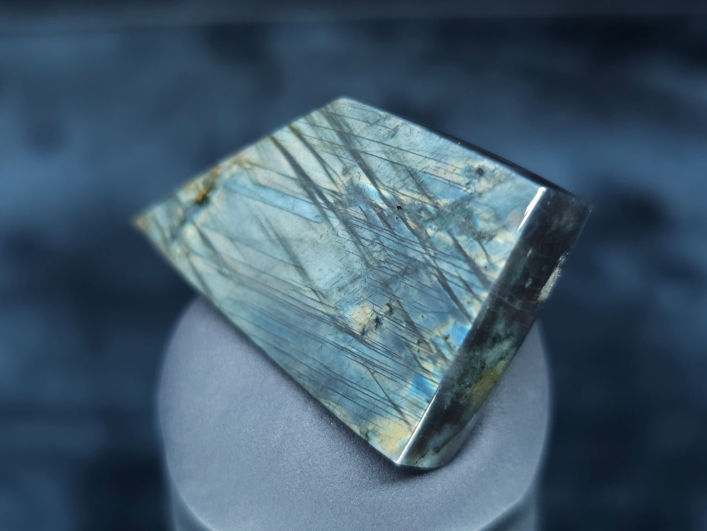 #44067 Labradorite