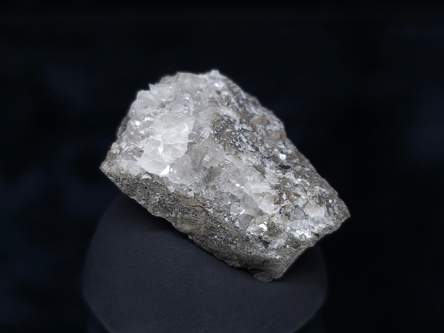 #36612 Super clear Nailhead Spar Calcite and multiple small fossils in the matrix
