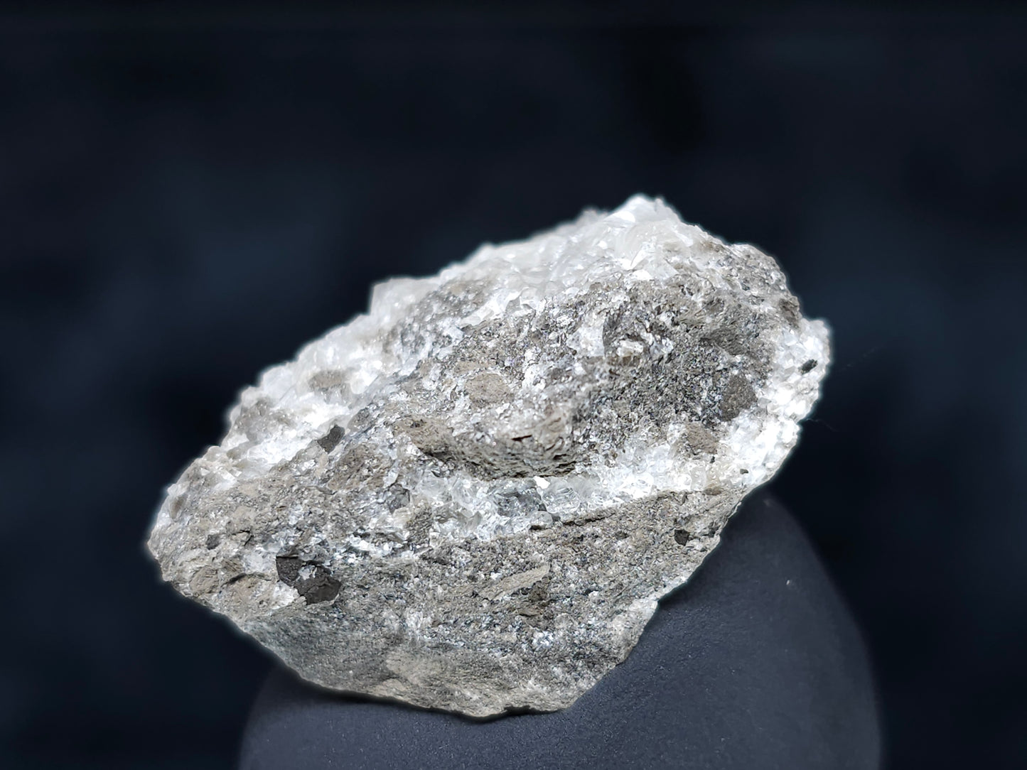 #36612 Super clear Nailhead Spar Calcite and multiple small fossils in the matrix