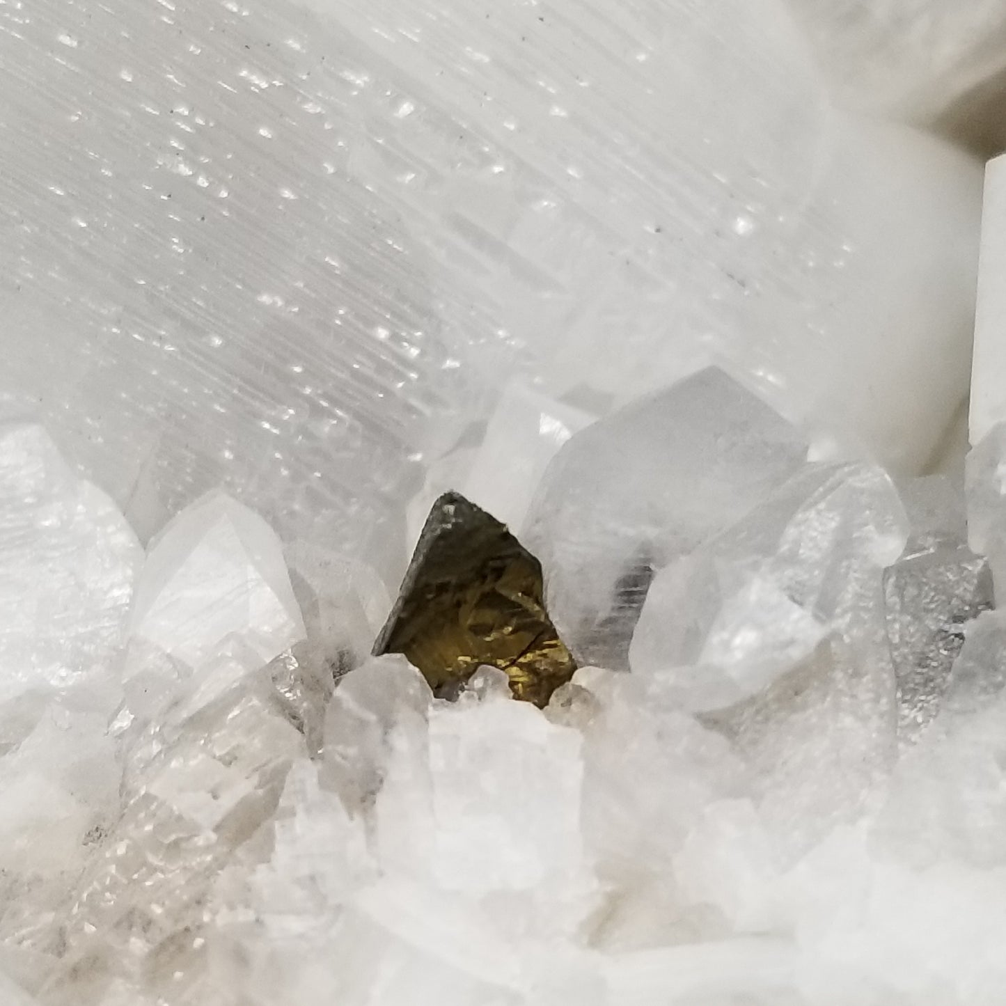 #11058 Chalcopyrite on clear and white Combined form Calcite