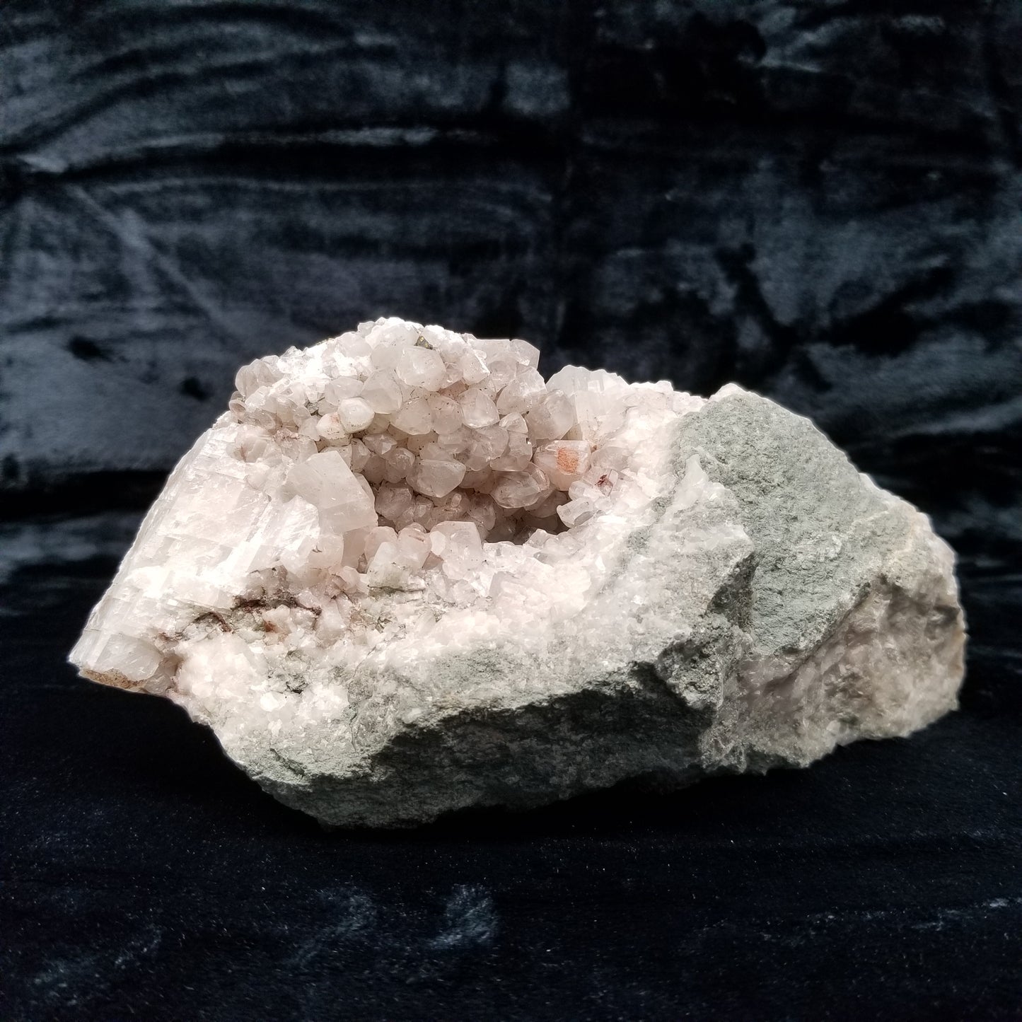 #11074 Chalcopyrite on clear Combined form Calcite on matrix