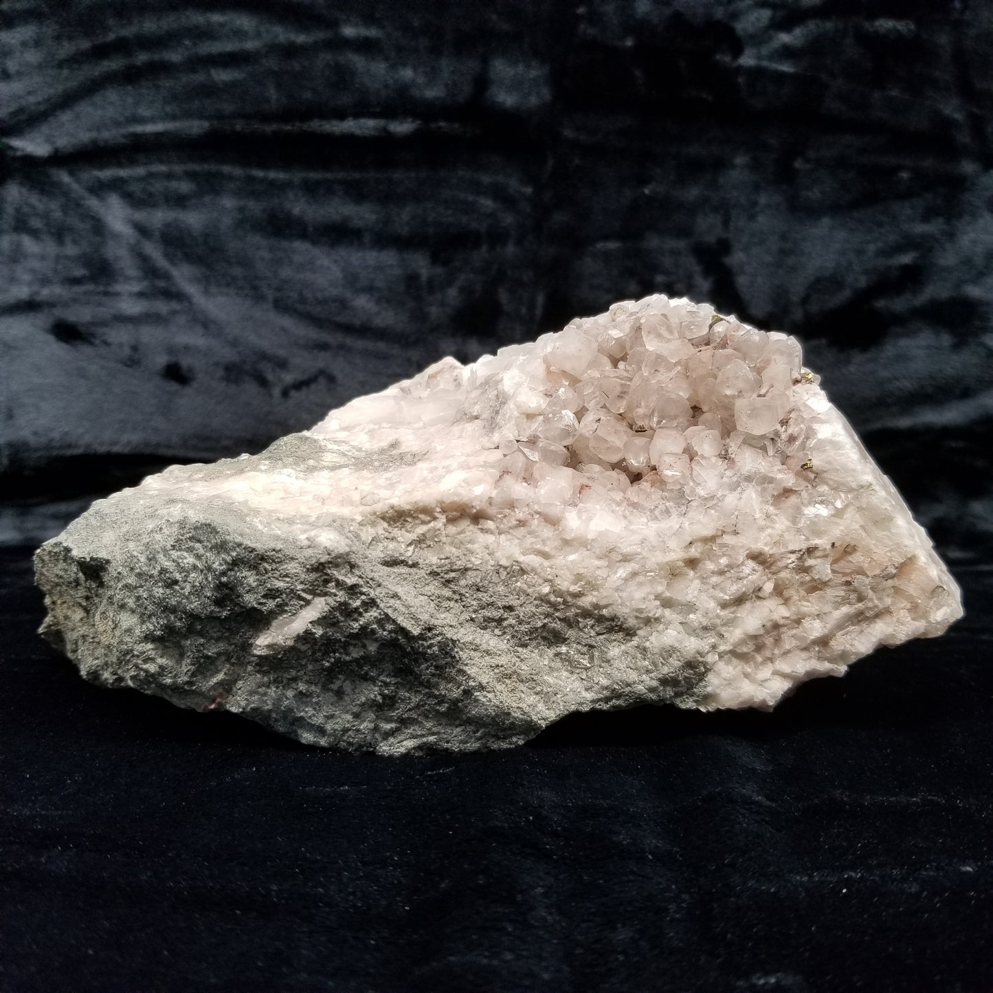 #11074 Chalcopyrite on clear Combined form Calcite on matrix