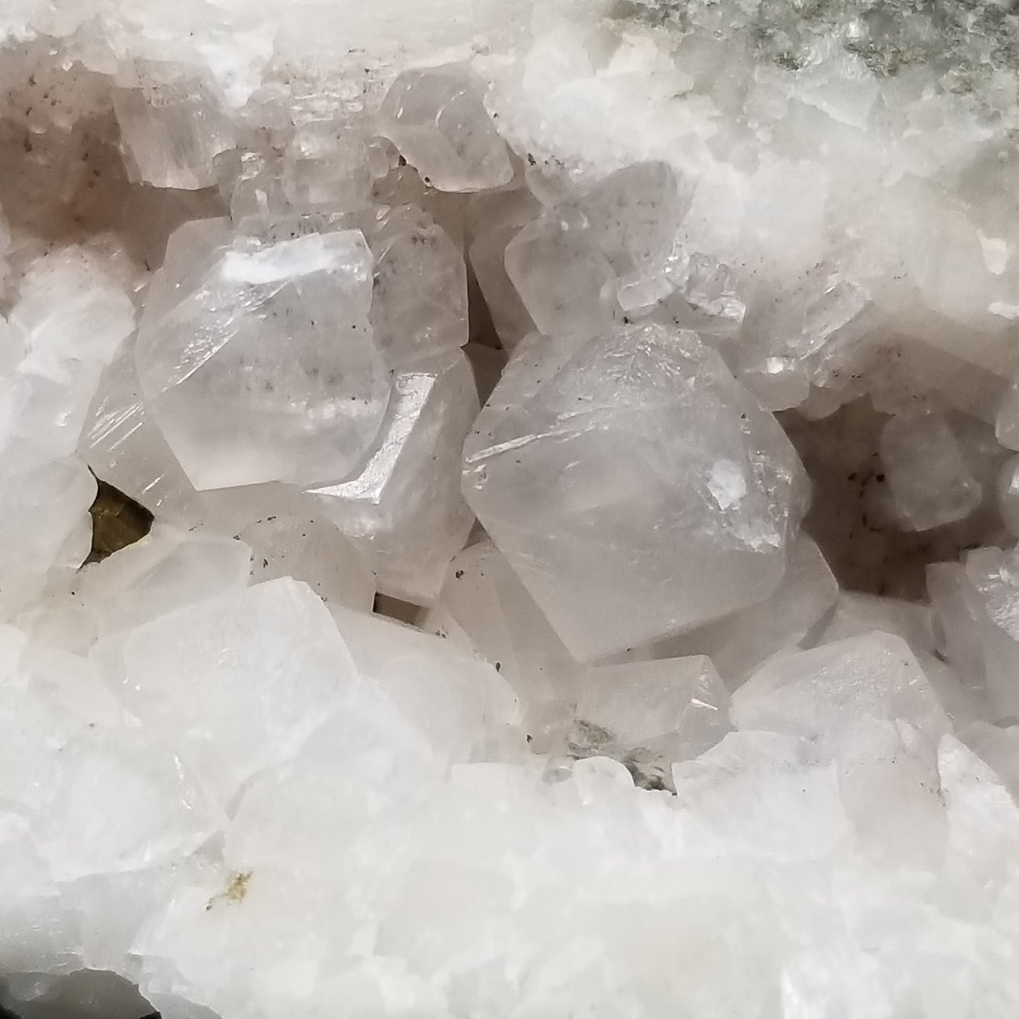 #11246 Chalcopyrite on Combined form Calcite with Hematite inclusions