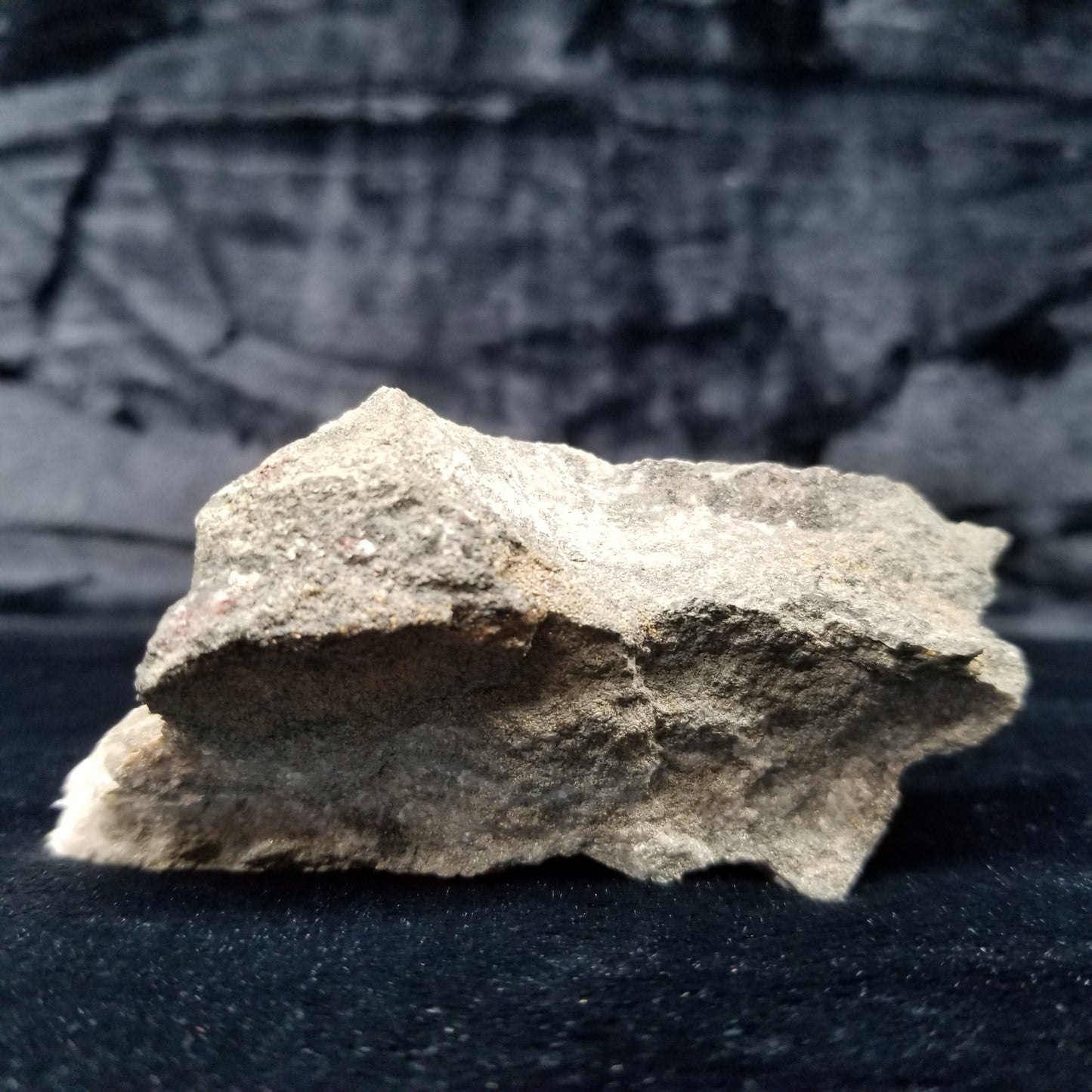 #11246 Chalcopyrite on Combined form Calcite with Hematite inclusions