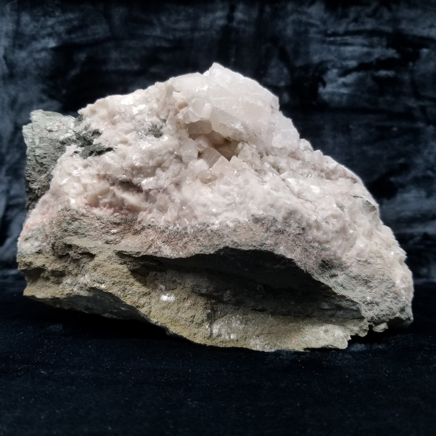 #11284 Chalcopyrite on clear Combined form Calcite on matrix