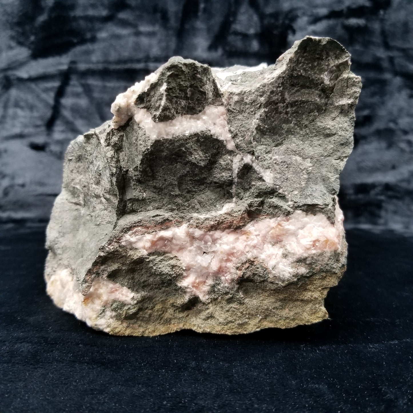 #11284 Chalcopyrite on clear Combined form Calcite on matrix