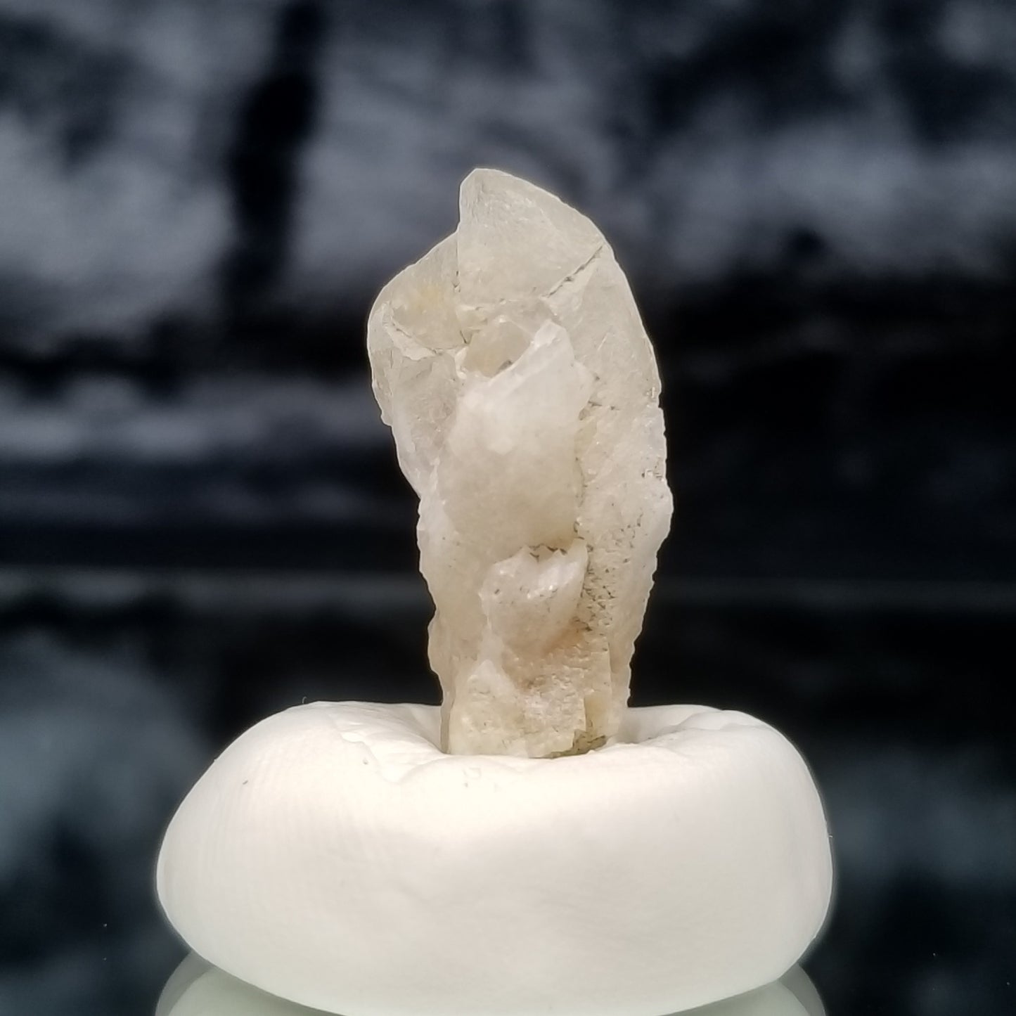 #11330 White Dolomite on twin Combined form Calcite on matrix