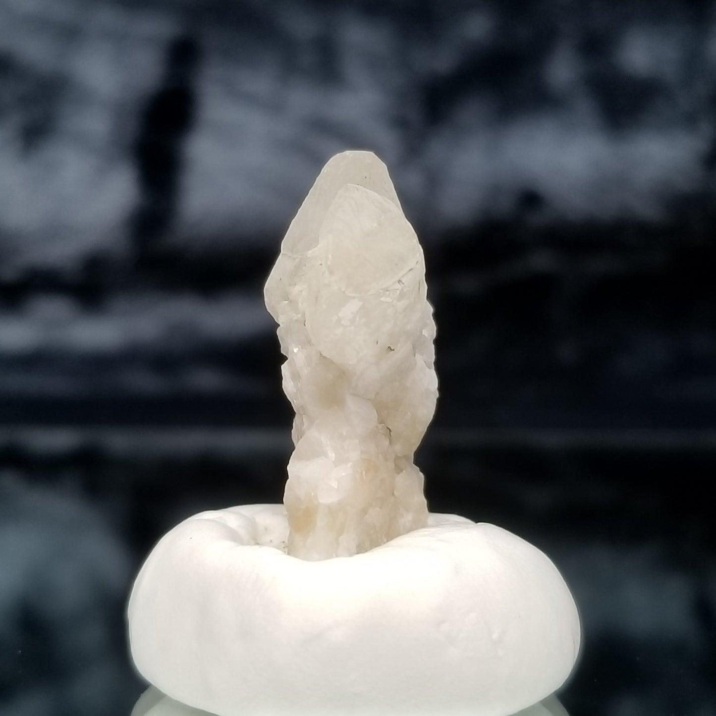 #11330 White Dolomite on twin Combined form Calcite on matrix