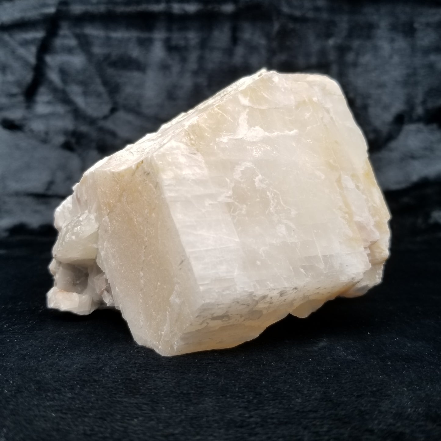 #11379 Honey Calcite block formation on matrix