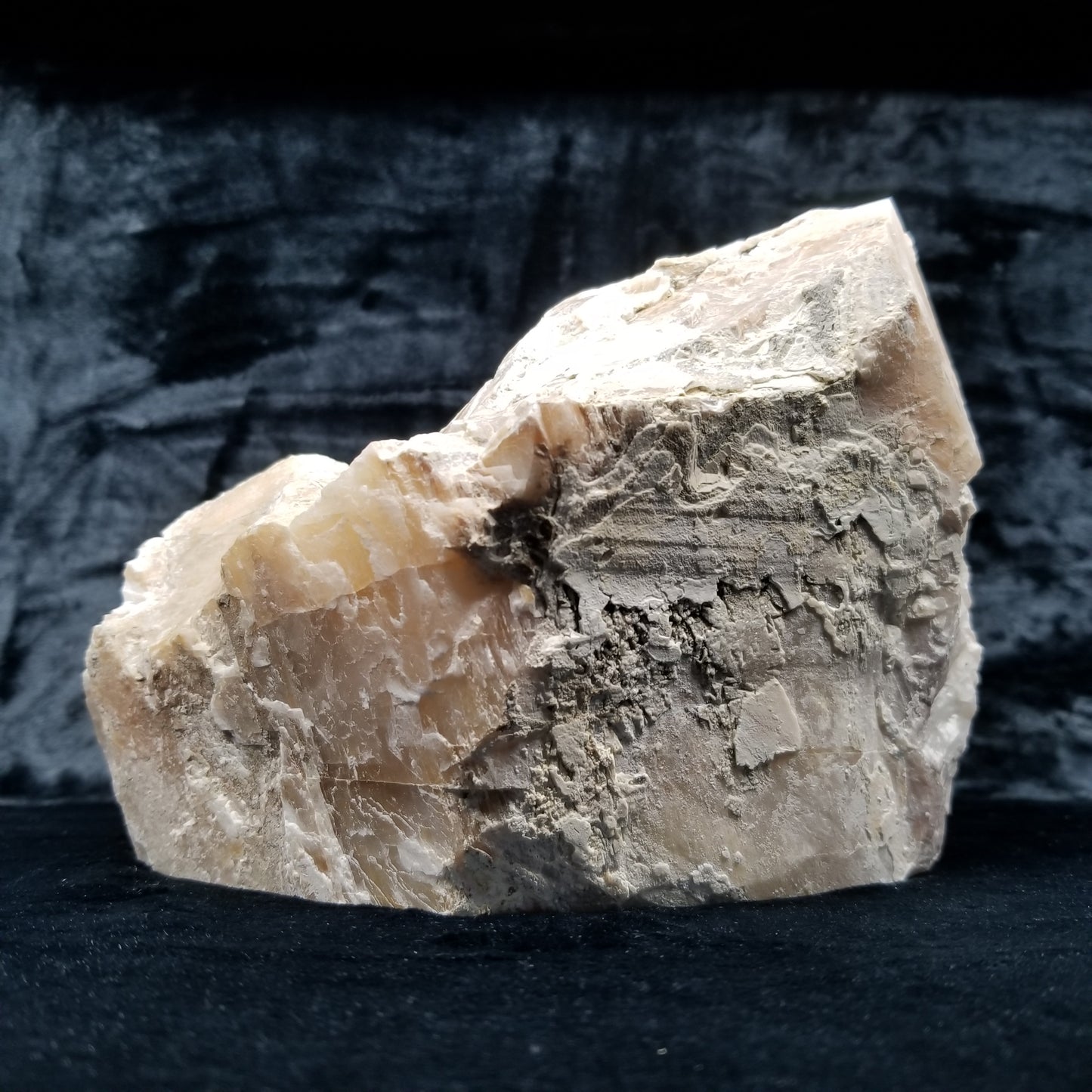 #11380 Large Honey Calcite block formation