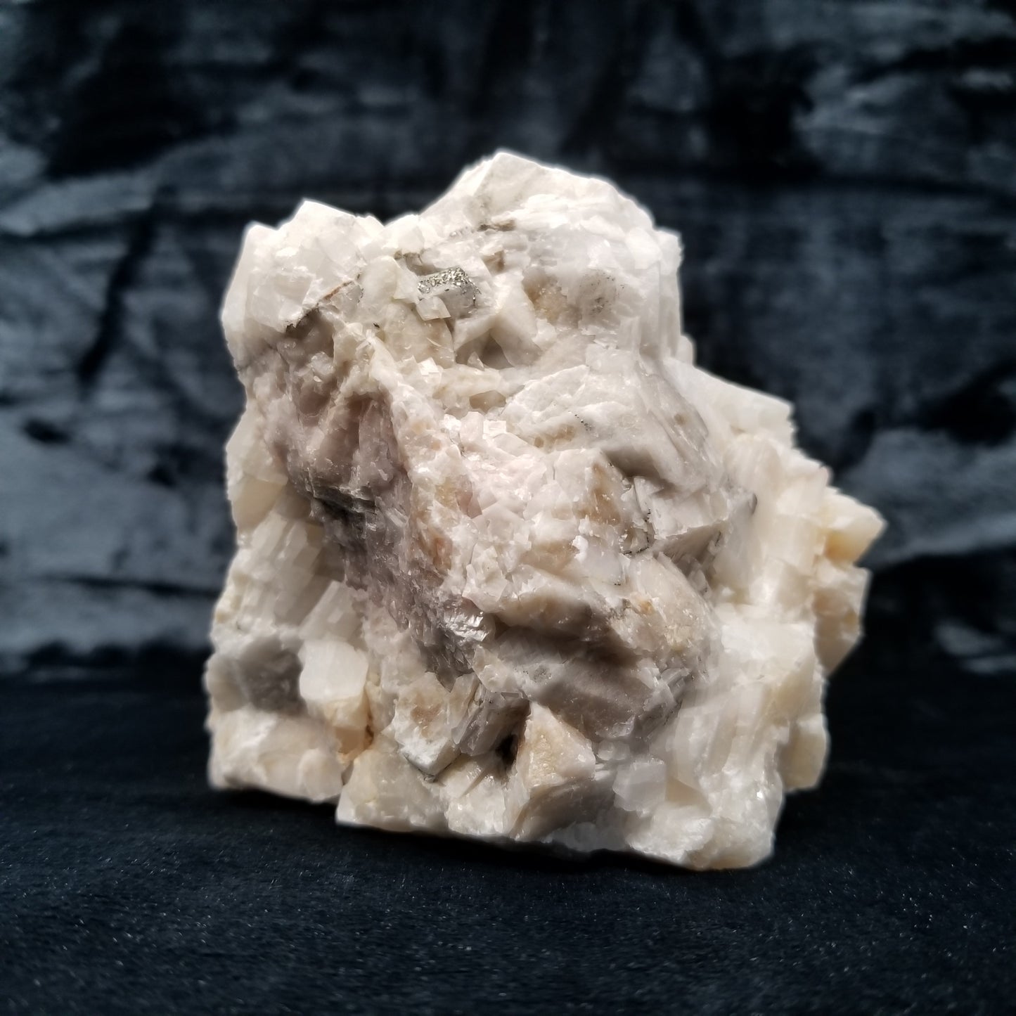 #11381 Honey Calcite block formation on matrix