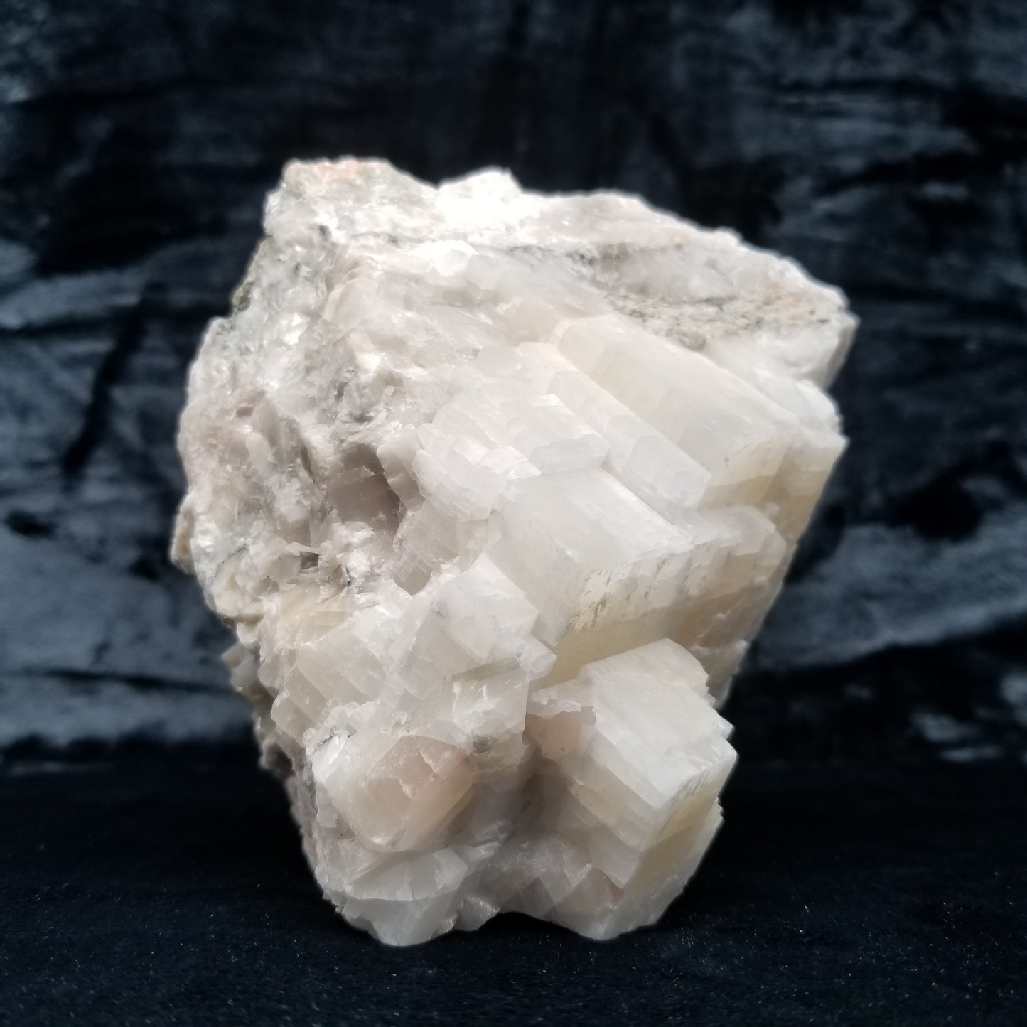 #11381 Honey Calcite block formation on matrix