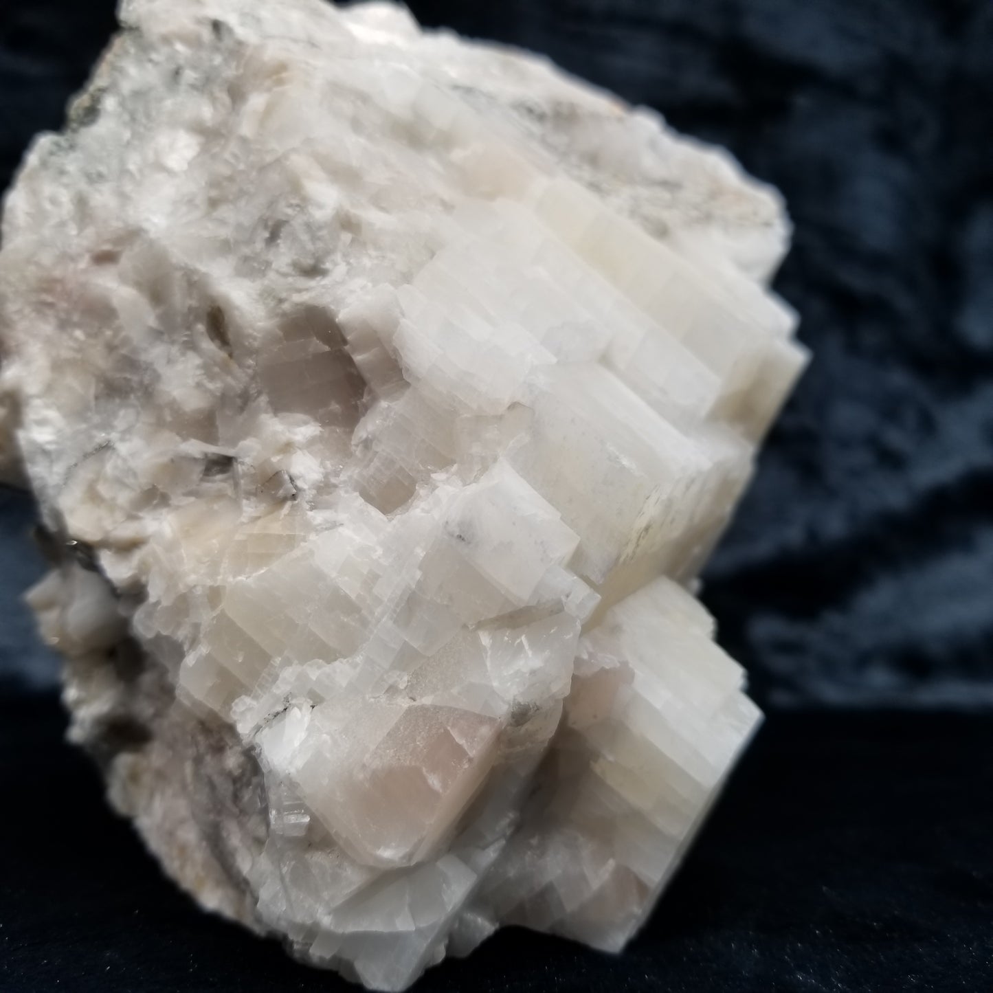 #11381 Honey Calcite block formation on matrix