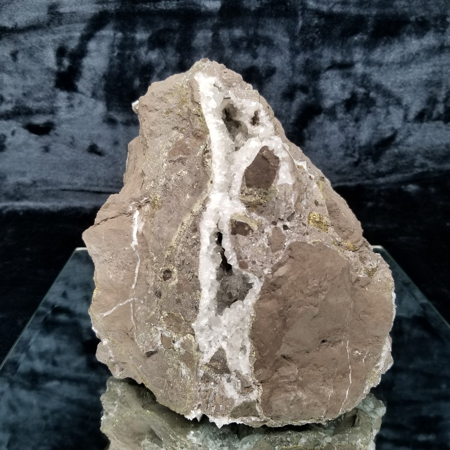#33008 Super clear Nailhead Spar Calcite geode, Chalcopyrite ore and multiple small fossils in the matrix