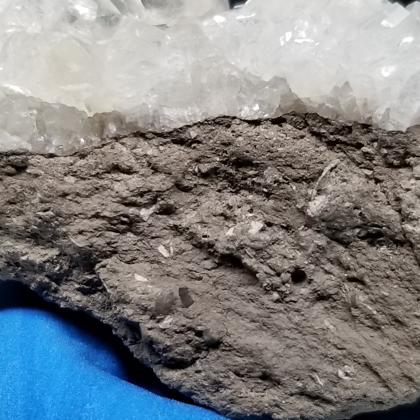 #33010 Super clear Nailhead Spar Calcite cluster, Chalcopyrite ore and multiple small fossils in the matrix