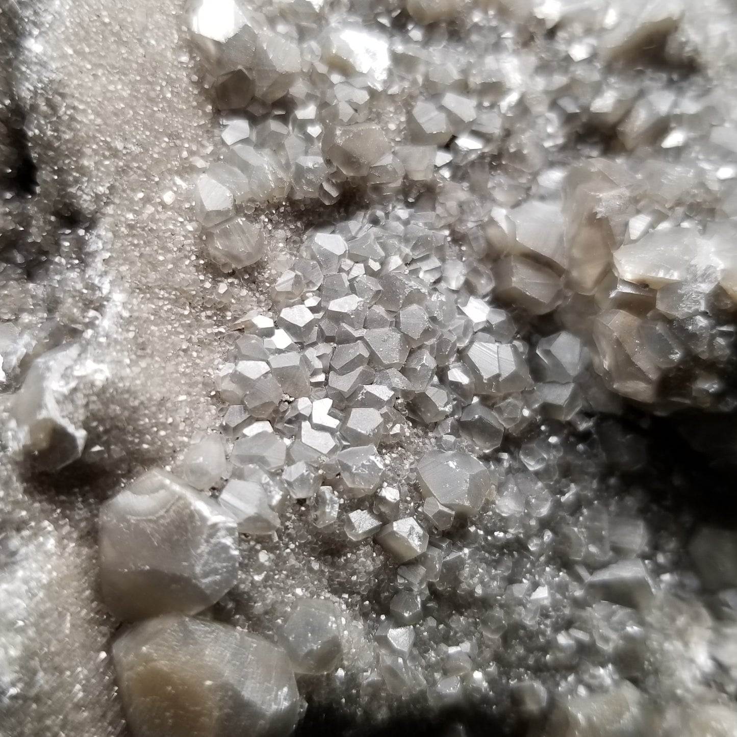 #33017 Special formation of Nailhead Spar Calcite cluster, Chalcopyrite ore and multiple small fossils in the matrix