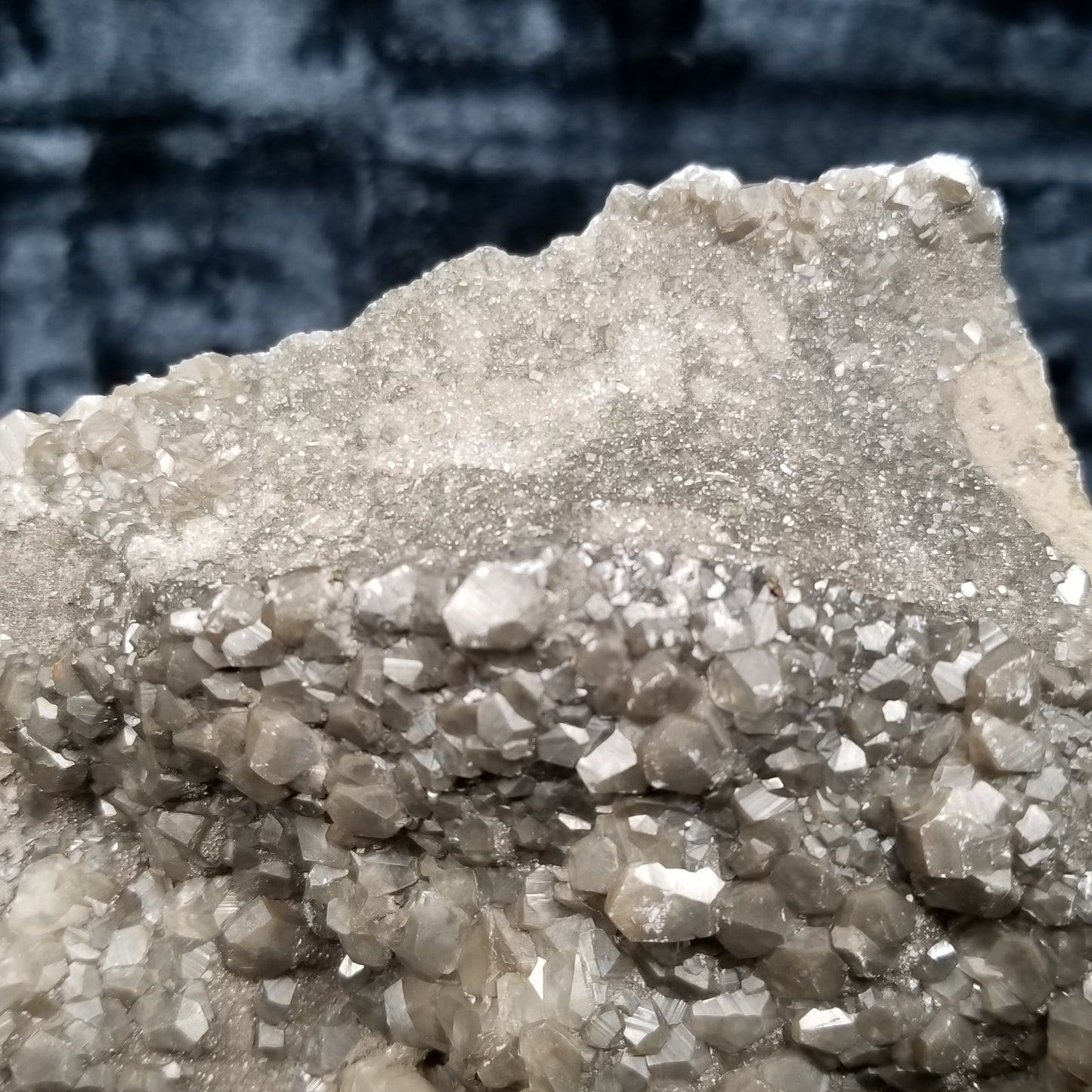 #33017 Special formation of Nailhead Spar Calcite cluster, Chalcopyrite ore and multiple small fossils in the matrix