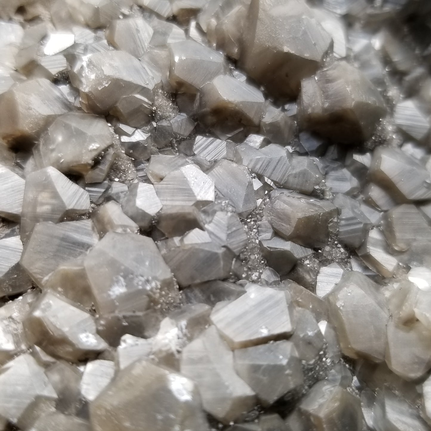 #33017 Special formation of Nailhead Spar Calcite cluster, Chalcopyrite ore and multiple small fossils in the matrix