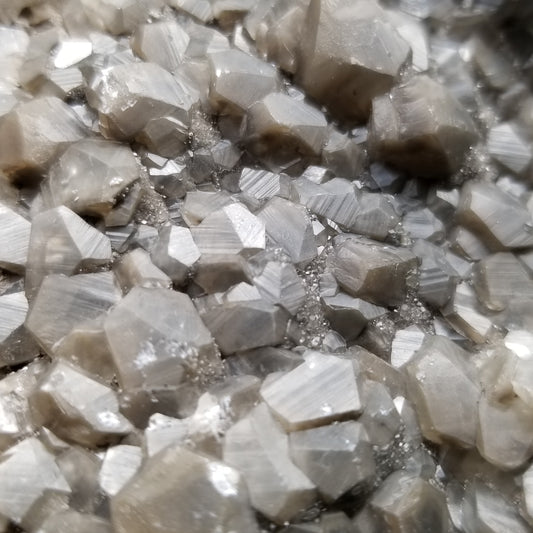 #33017 Special formation of Nailhead Spar Calcite cluster, Chalcopyrite ore and multiple small fossils in the matrix