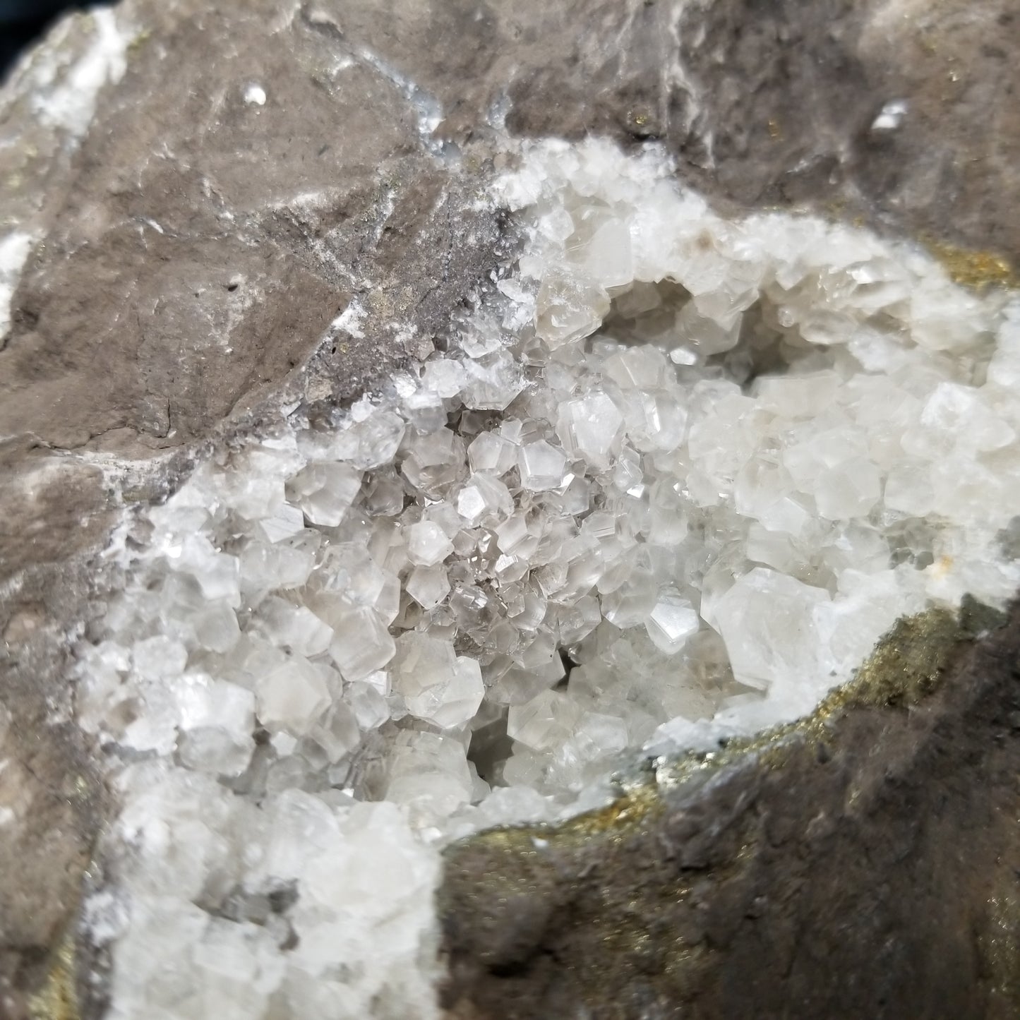 #33022 Super clear Nailhead Spar Calcite geode, Chalcopyrite ore and multiple small fossils in the matrix