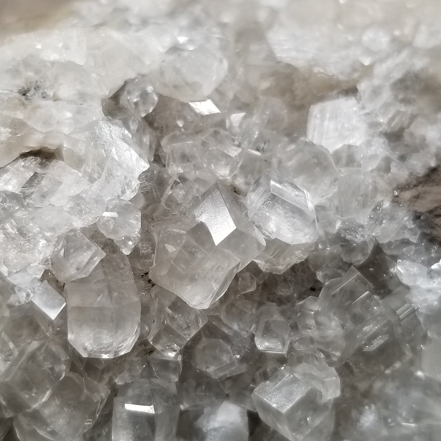 #33024 Super clear Nailhead Spar Calcite geode, Chalcopyrite ore and multiple small fossils in the matrix