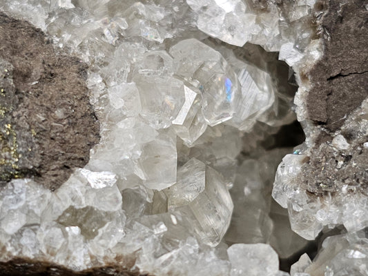 #33030 Super clear Nailhead Spar Calcite geode, Chalcopyrite ore and multiple small fossils in the matrix