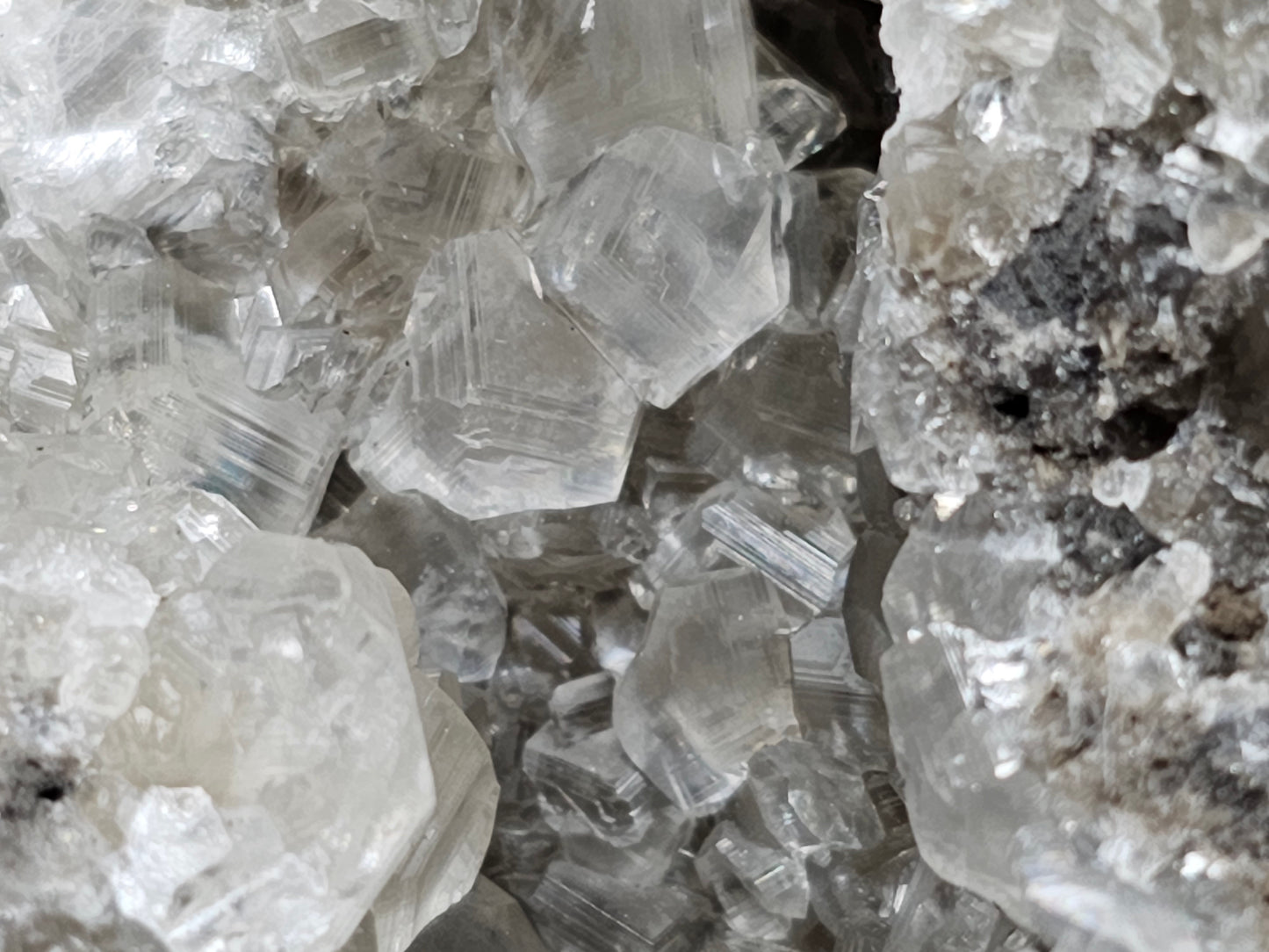 #33026 Super clear Nailhead Spar Calcite geode, Chalcopyrite ore and multiple small fossils in the matrix