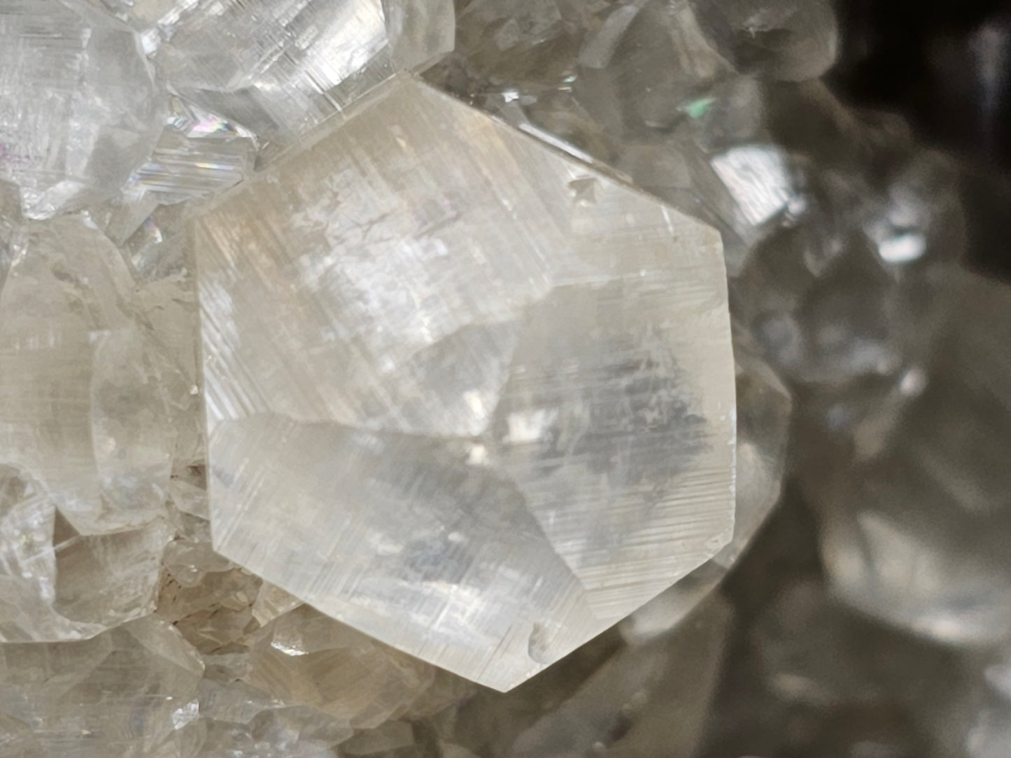 #33026 Super clear Nailhead Spar Calcite geode, Chalcopyrite ore and multiple small fossils in the matrix