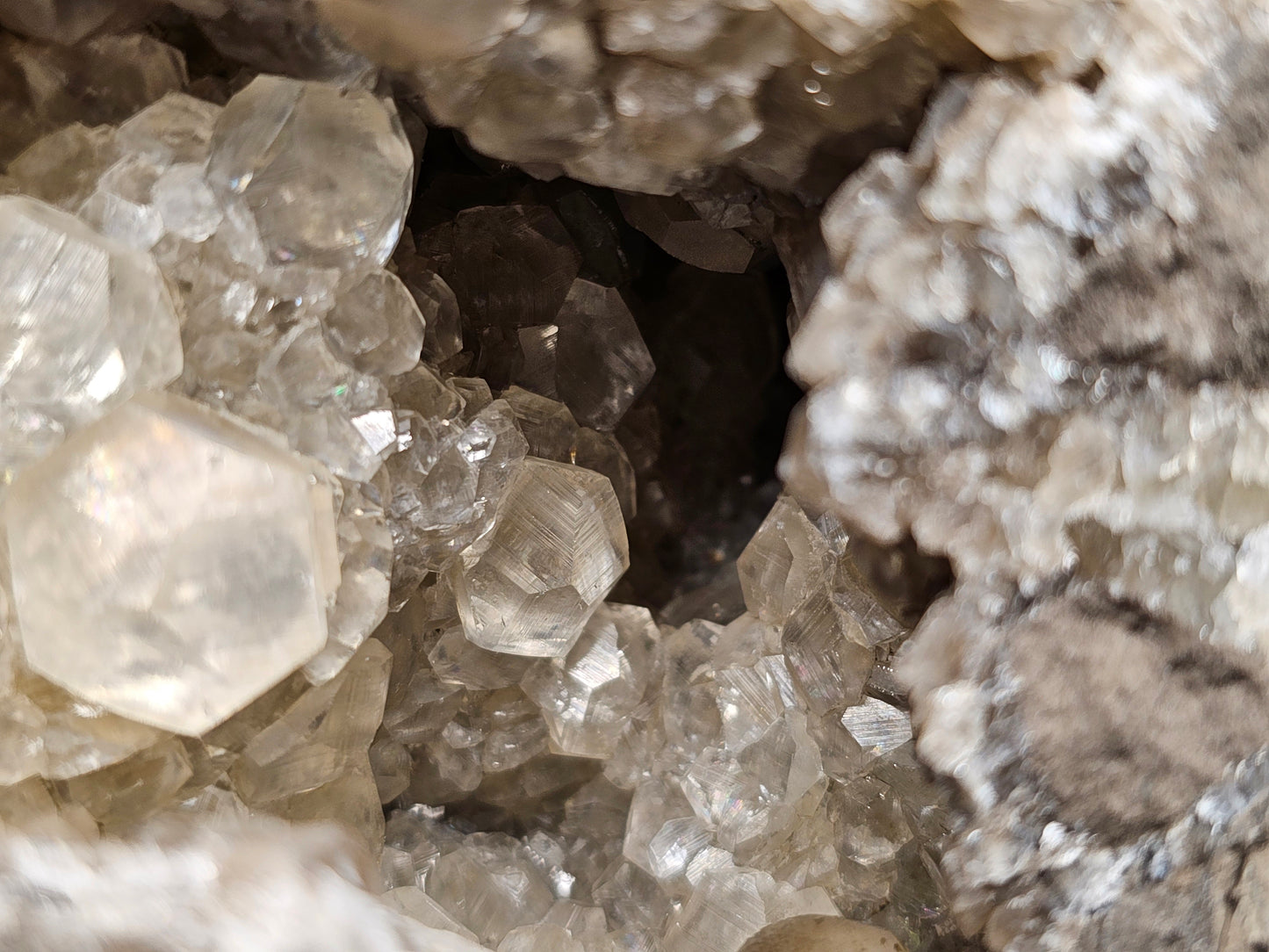 #33026 Super clear Nailhead Spar Calcite geode, Chalcopyrite ore and multiple small fossils in the matrix