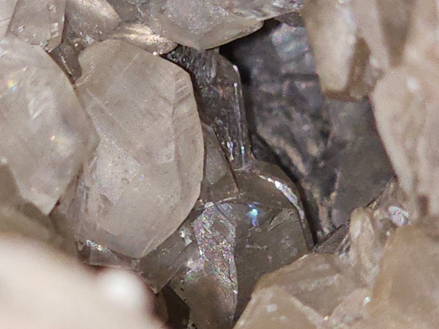 #33026 Super clear Nailhead Spar Calcite geode, Chalcopyrite ore and multiple small fossils in the matrix
