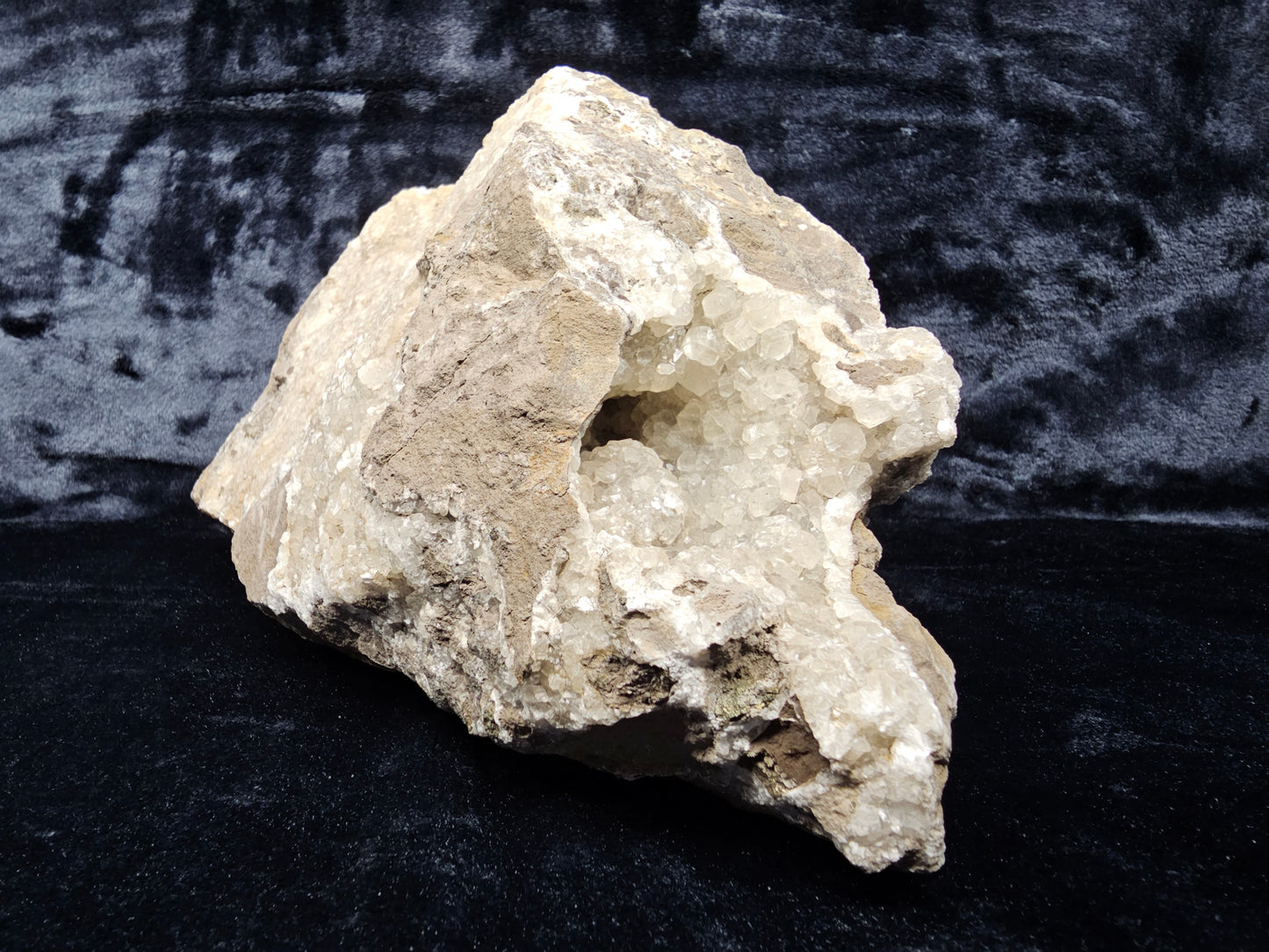 #33032 Super clear Nailhead Spar Calcite geode, Chalcopyrite ore and multiple small fossils in the matrix