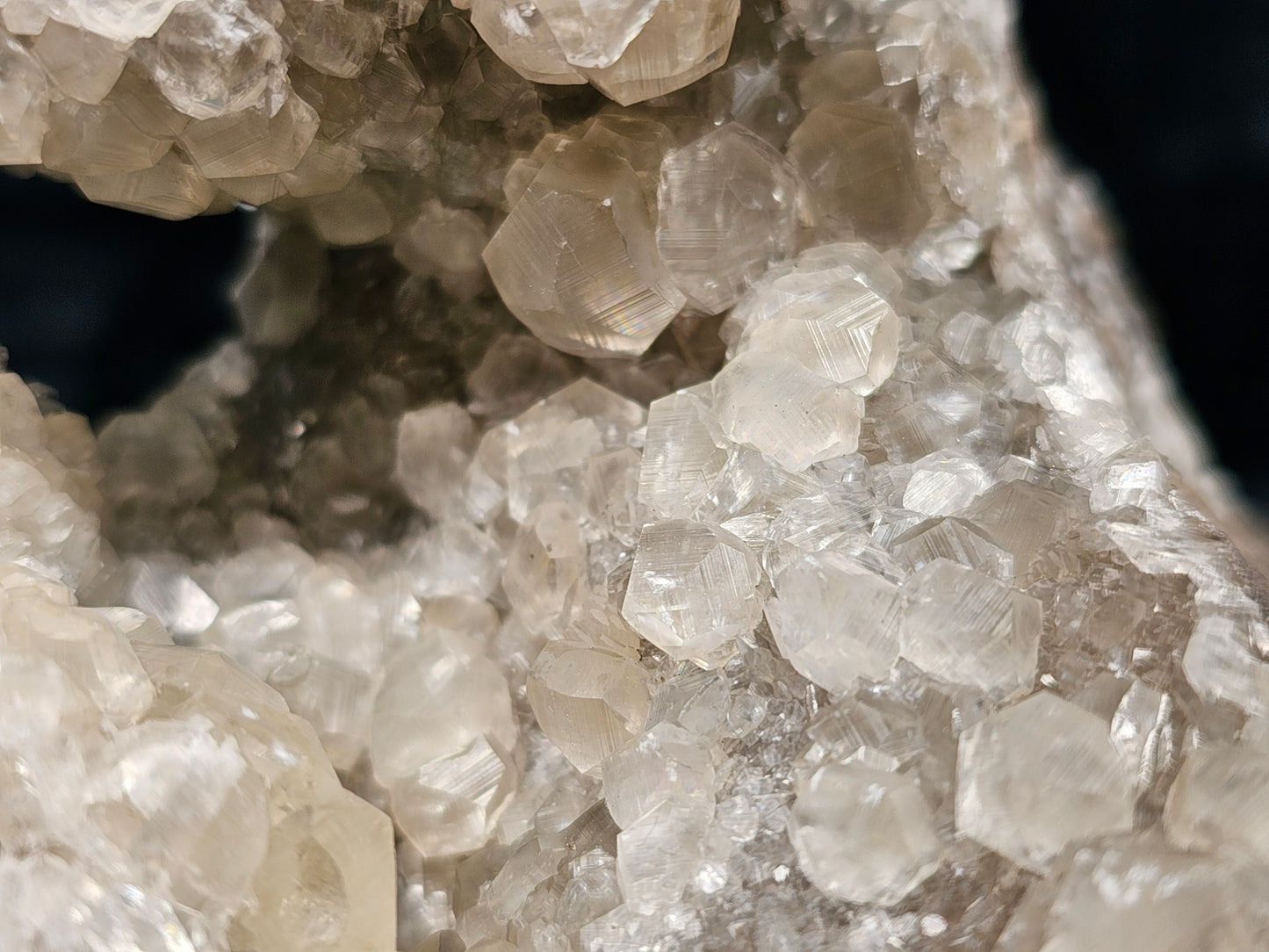 #33033 Super clear Nailhead Spar Calcite geode, Chalcopyrite ore and multiple small fossils in the matrix