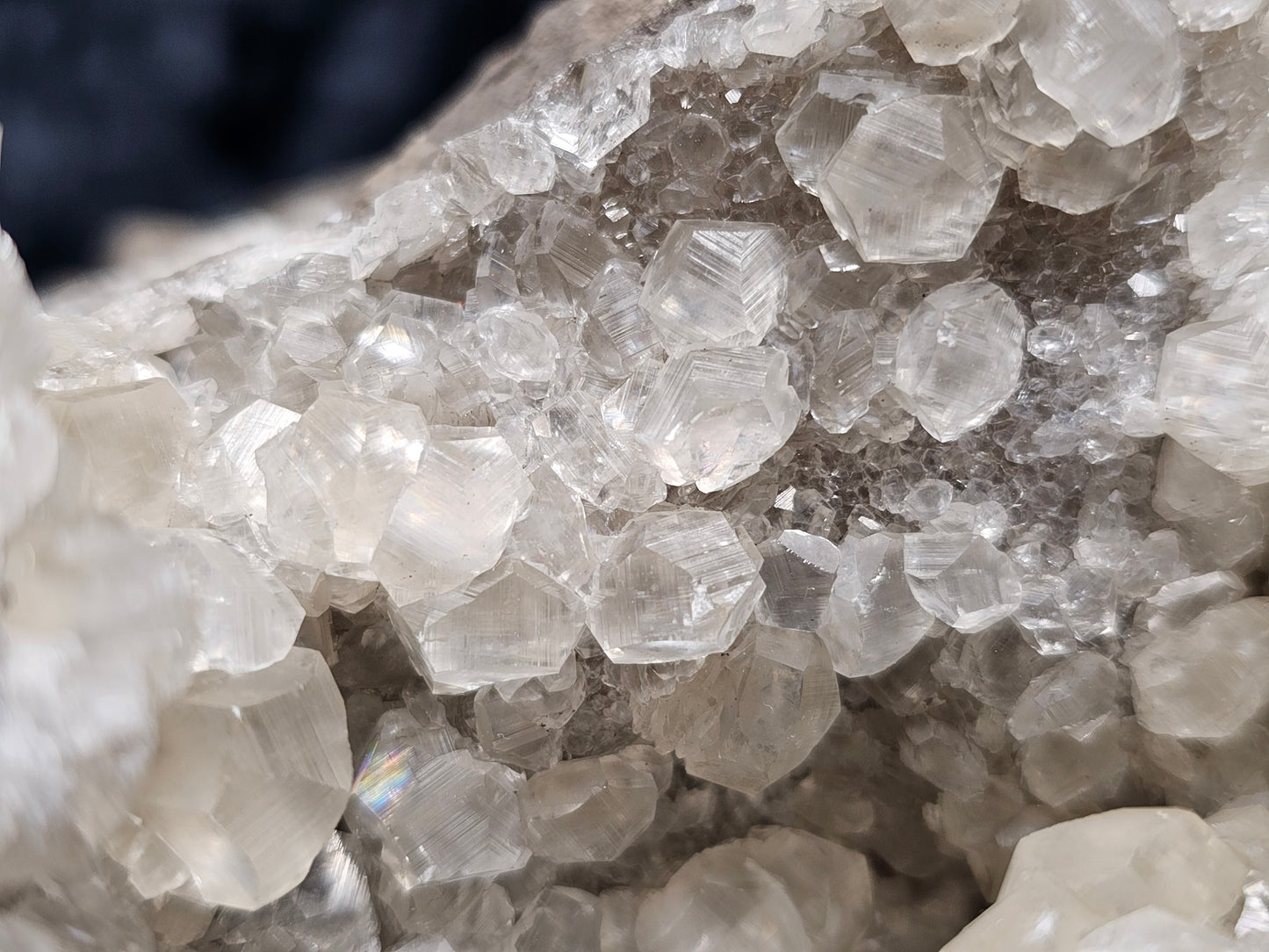 #33033 Super clear Nailhead Spar Calcite geode, Chalcopyrite ore and multiple small fossils in the matrix