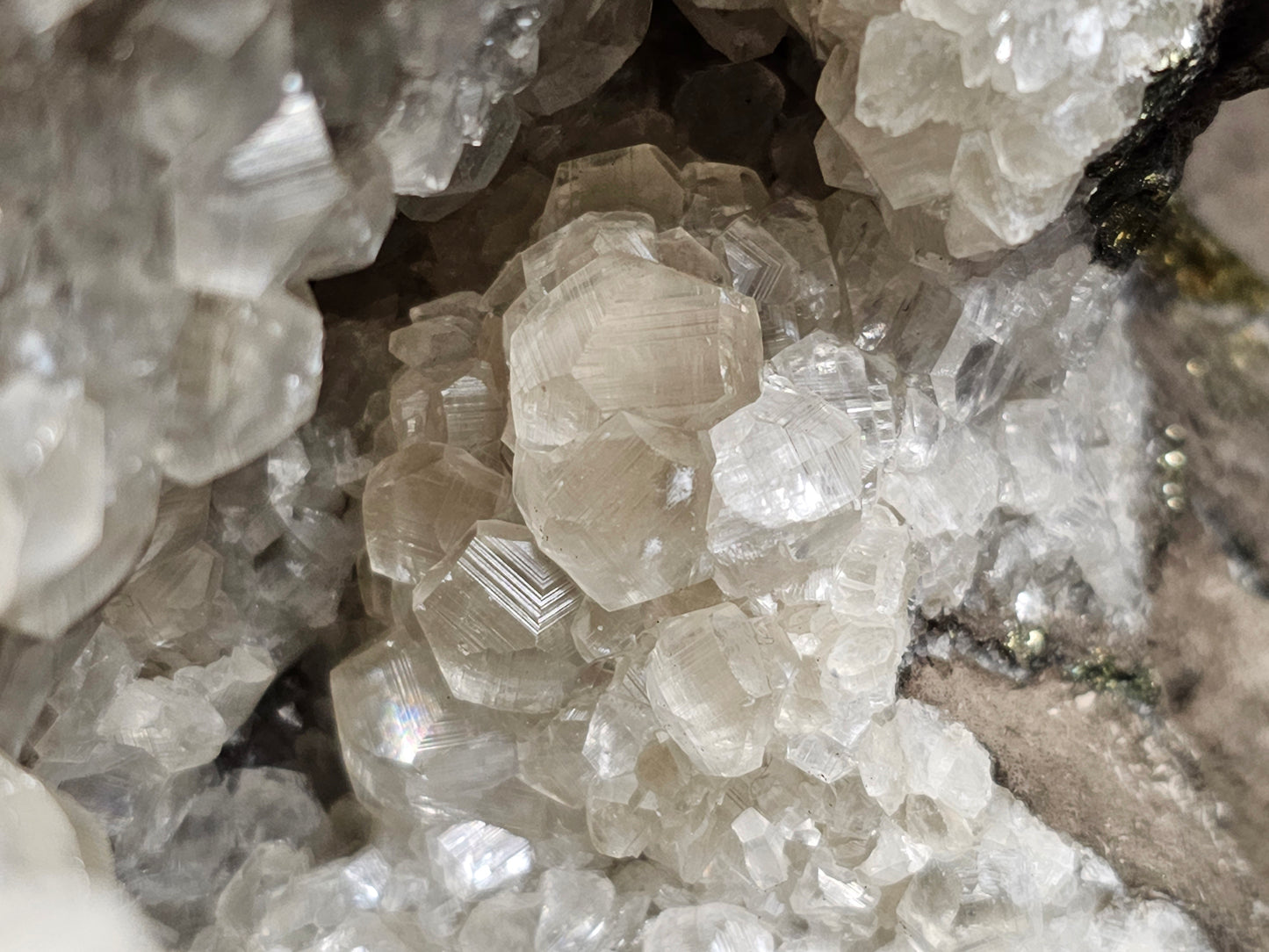 #33033 Super clear Nailhead Spar Calcite geode, Chalcopyrite ore and multiple small fossils in the matrix