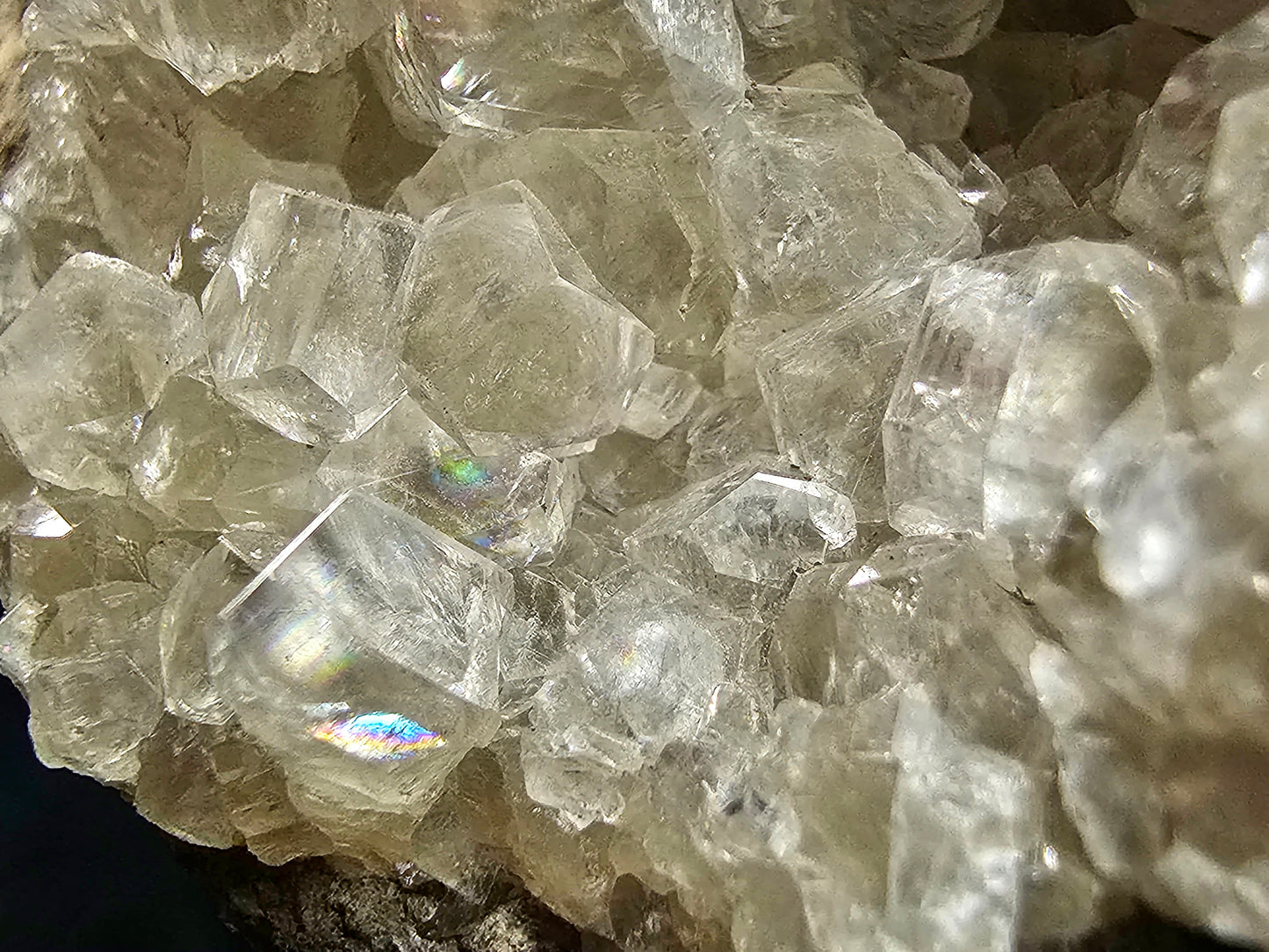 #33033 Super clear Nailhead Spar Calcite geode, Chalcopyrite ore and multiple small fossils in the matrix