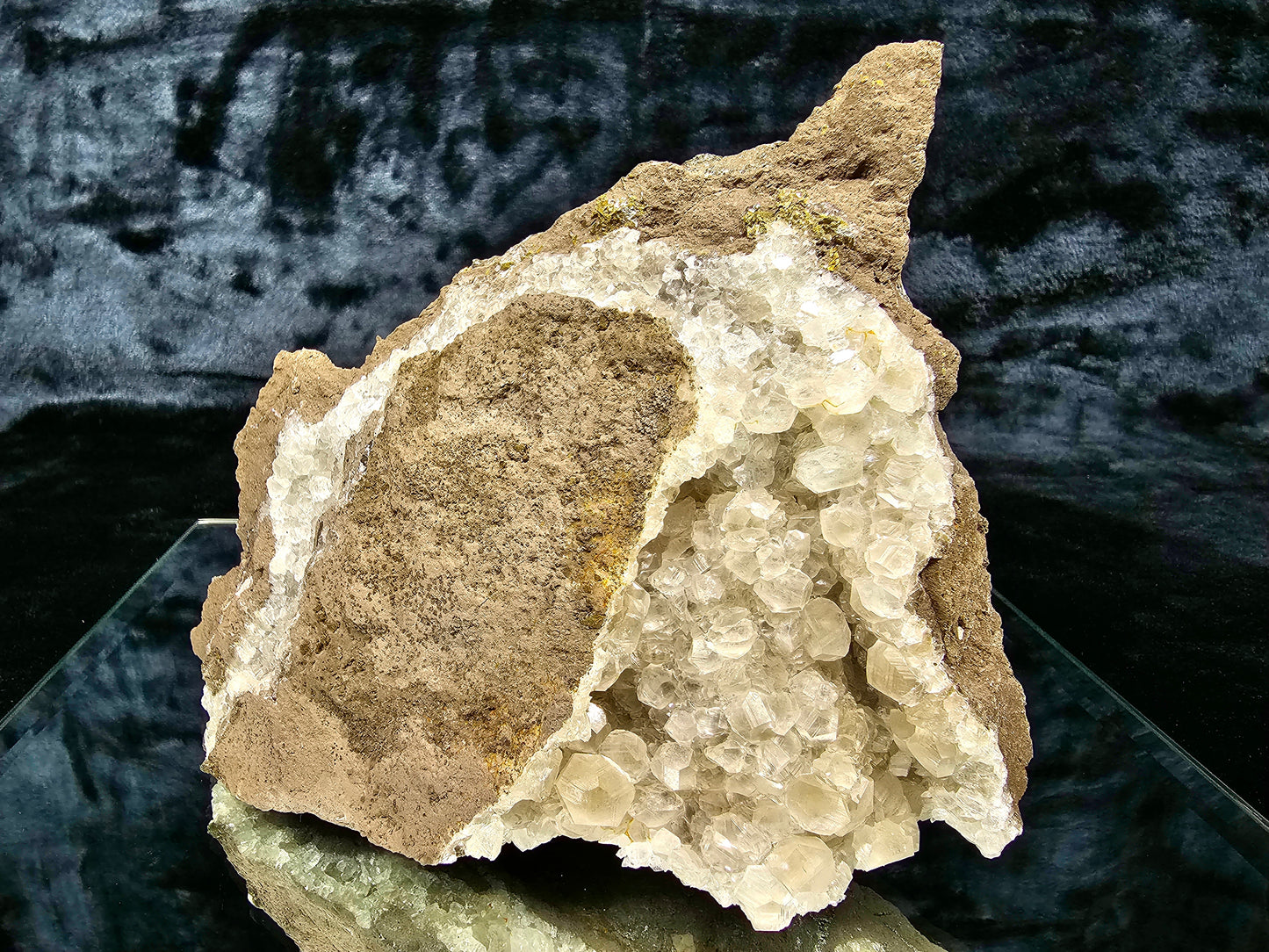 #33040 Super clear Nailhead Spar Calcite cluster, Chalcopyrite ore and multiple small fossils in the matrix
