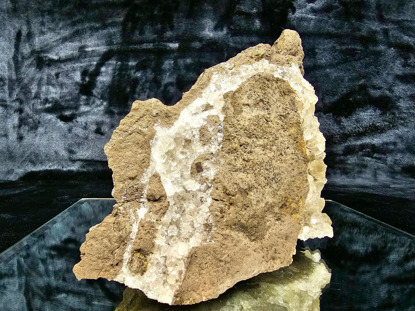 #33040 Super clear Nailhead Spar Calcite cluster, Chalcopyrite ore and multiple small fossils in the matrix