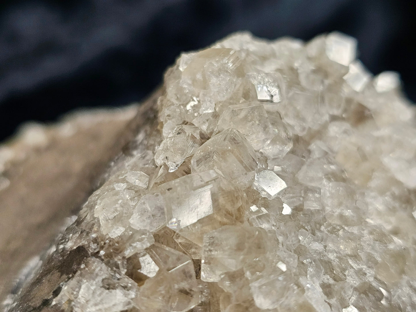 #33037 Super clear Nailhead Spar Calcite geode, Chalcopyrite ore and multiple small fossils in the matrix