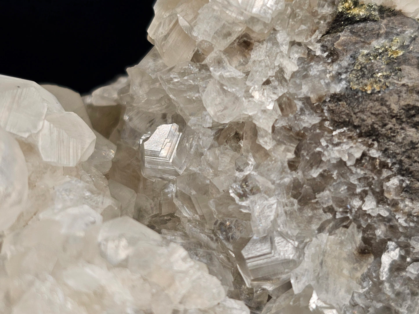 #33037 Super clear Nailhead Spar Calcite geode, Chalcopyrite ore and multiple small fossils in the matrix