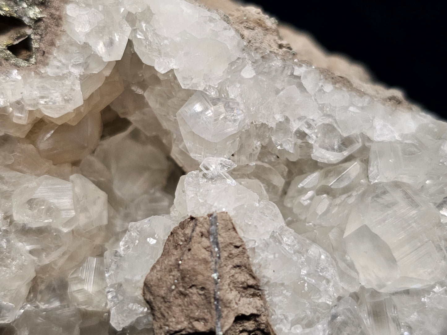 #33038 Super clear Nailhead Spar Calcite geode, Chalcopyrite ore and multiple small fossils in the matrix