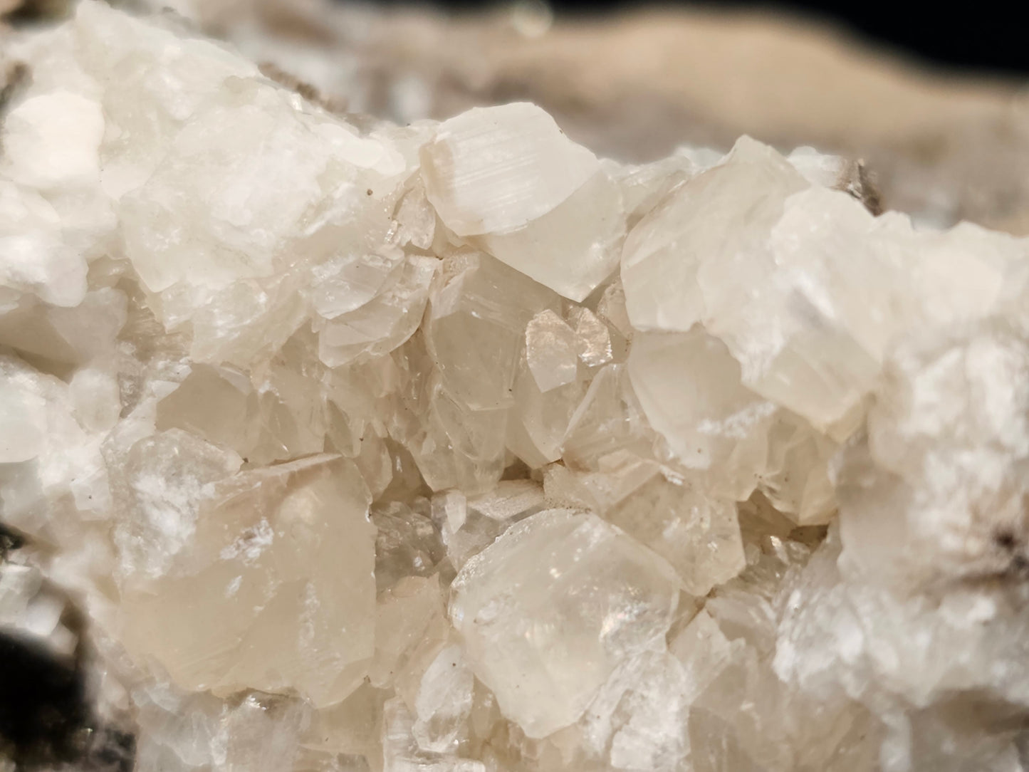 #33038 Super clear Nailhead Spar Calcite geode, Chalcopyrite ore and multiple small fossils in the matrix